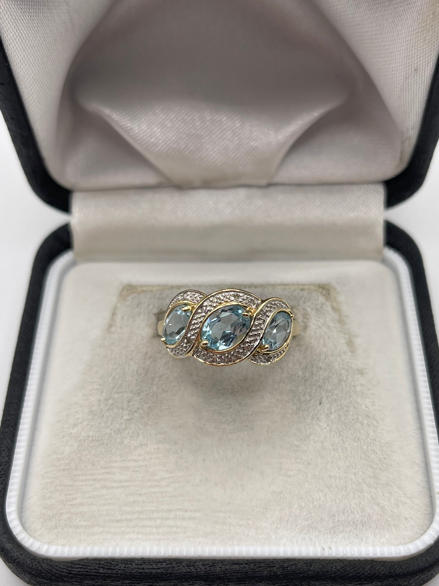 9ct gold topaz and diamond ring