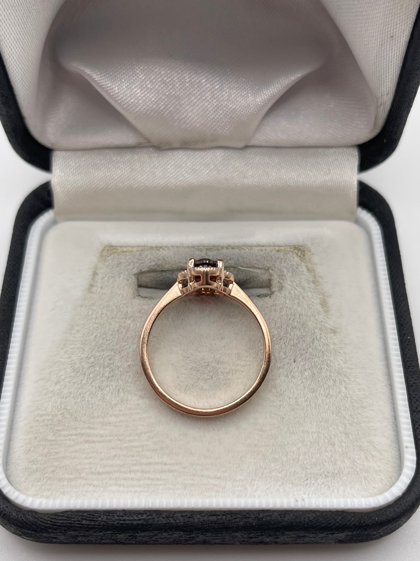 9ct rose gold garnet and diamond ring