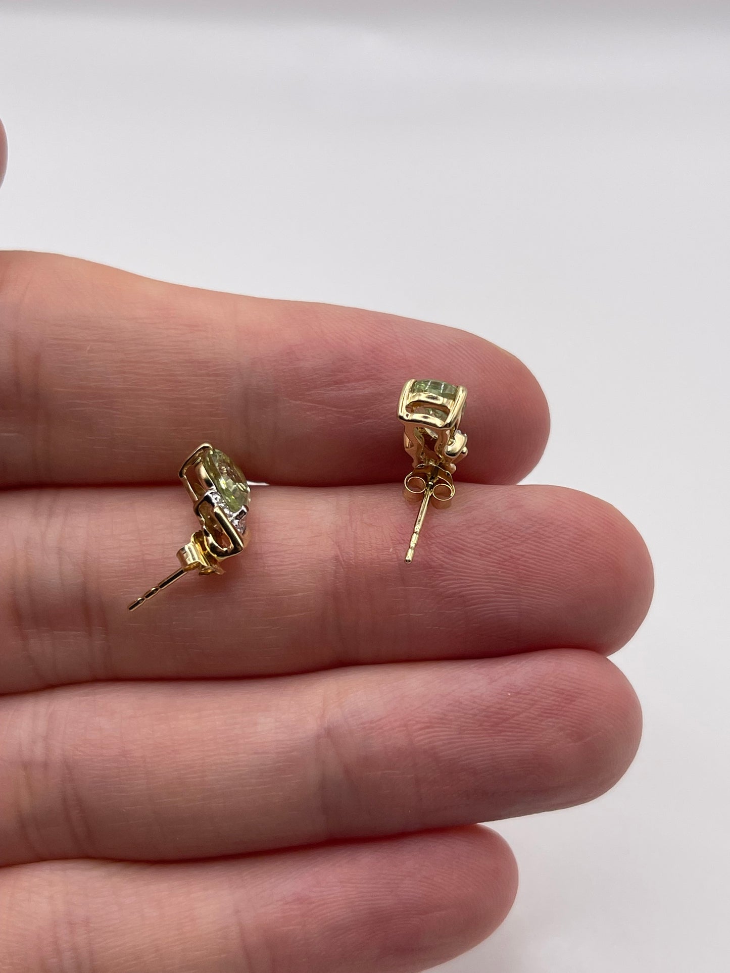 9ct gold quartz earrings