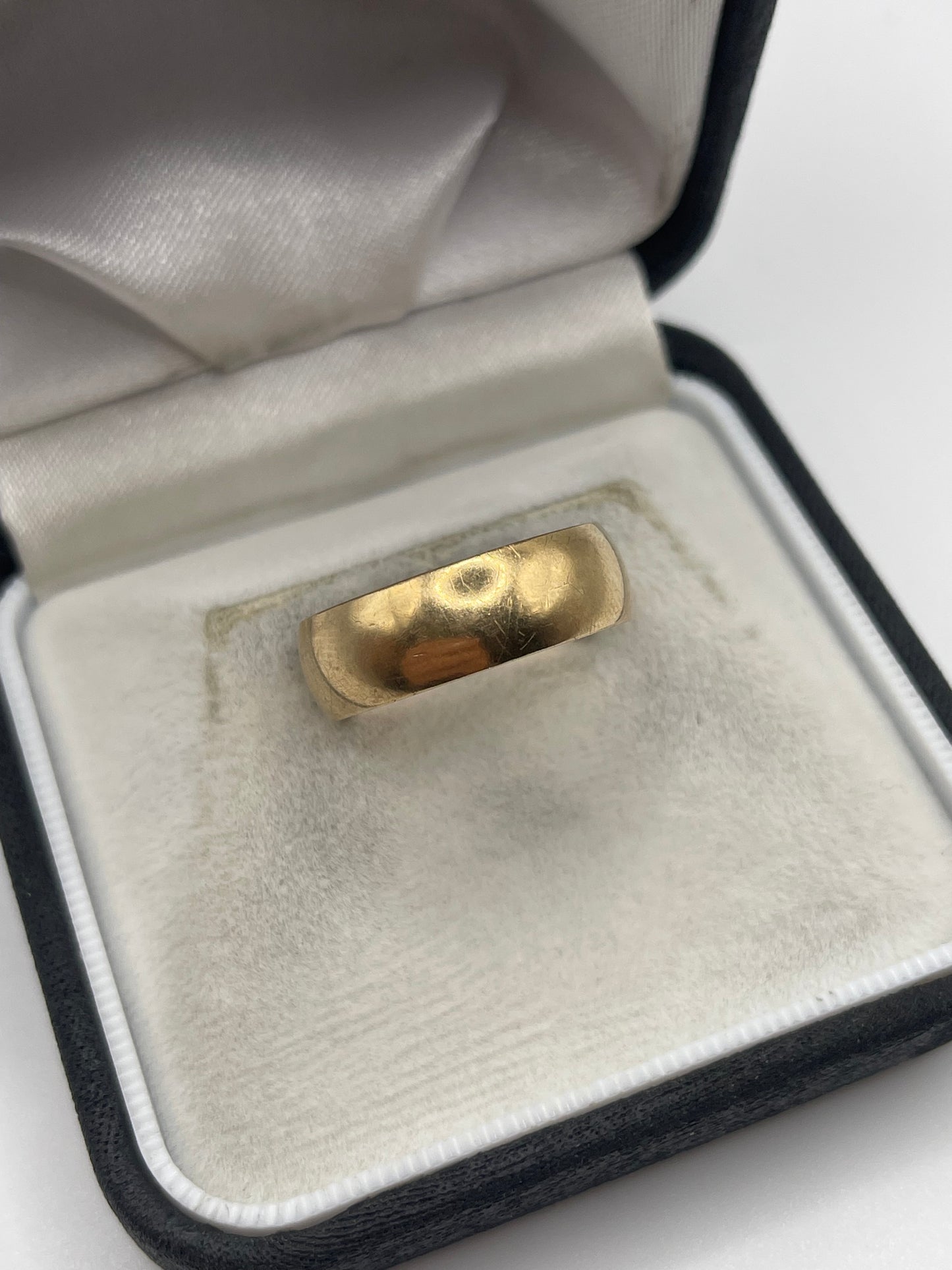 9ct gold band