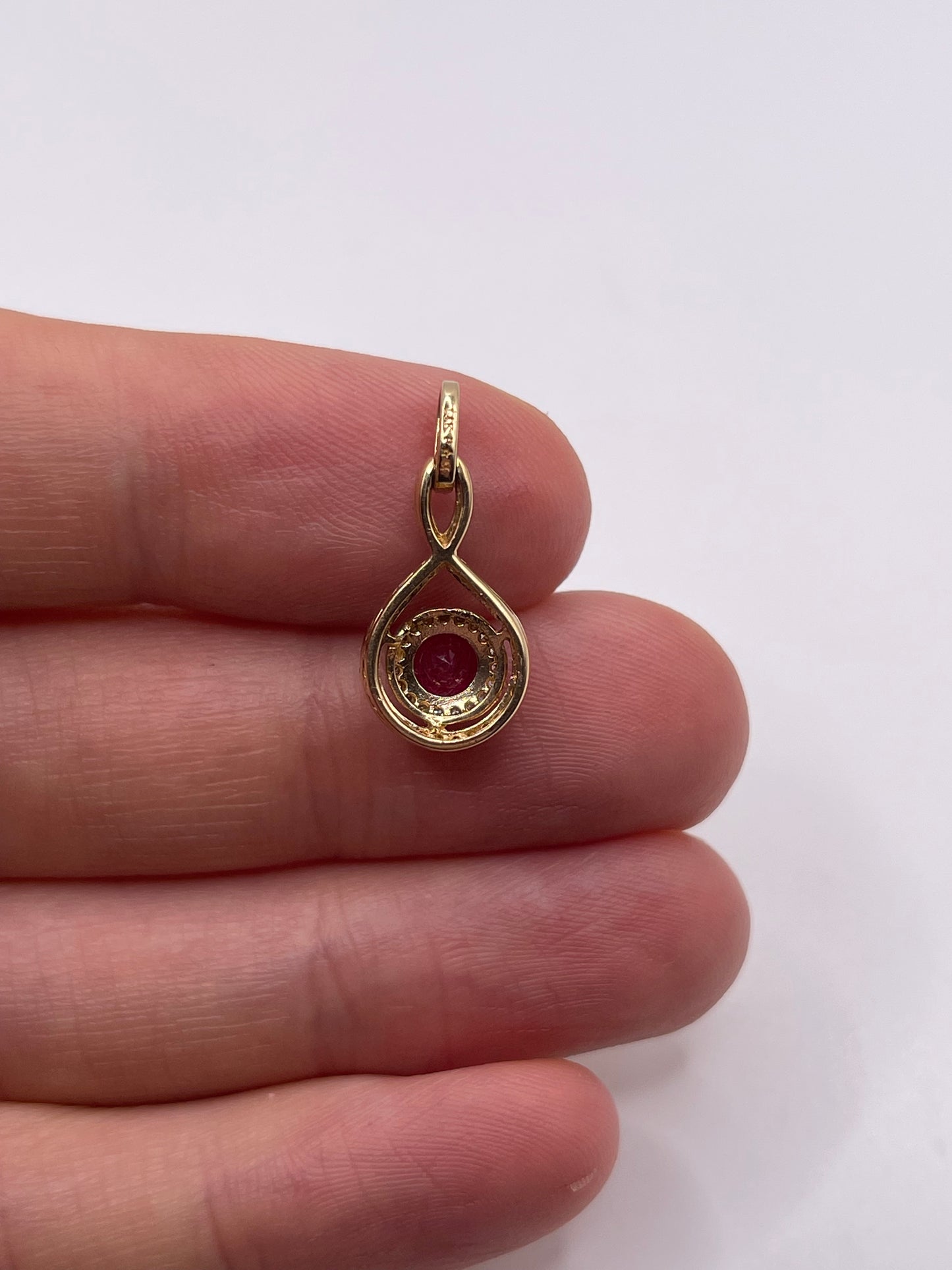 14ct gold ruby and diamond pendant