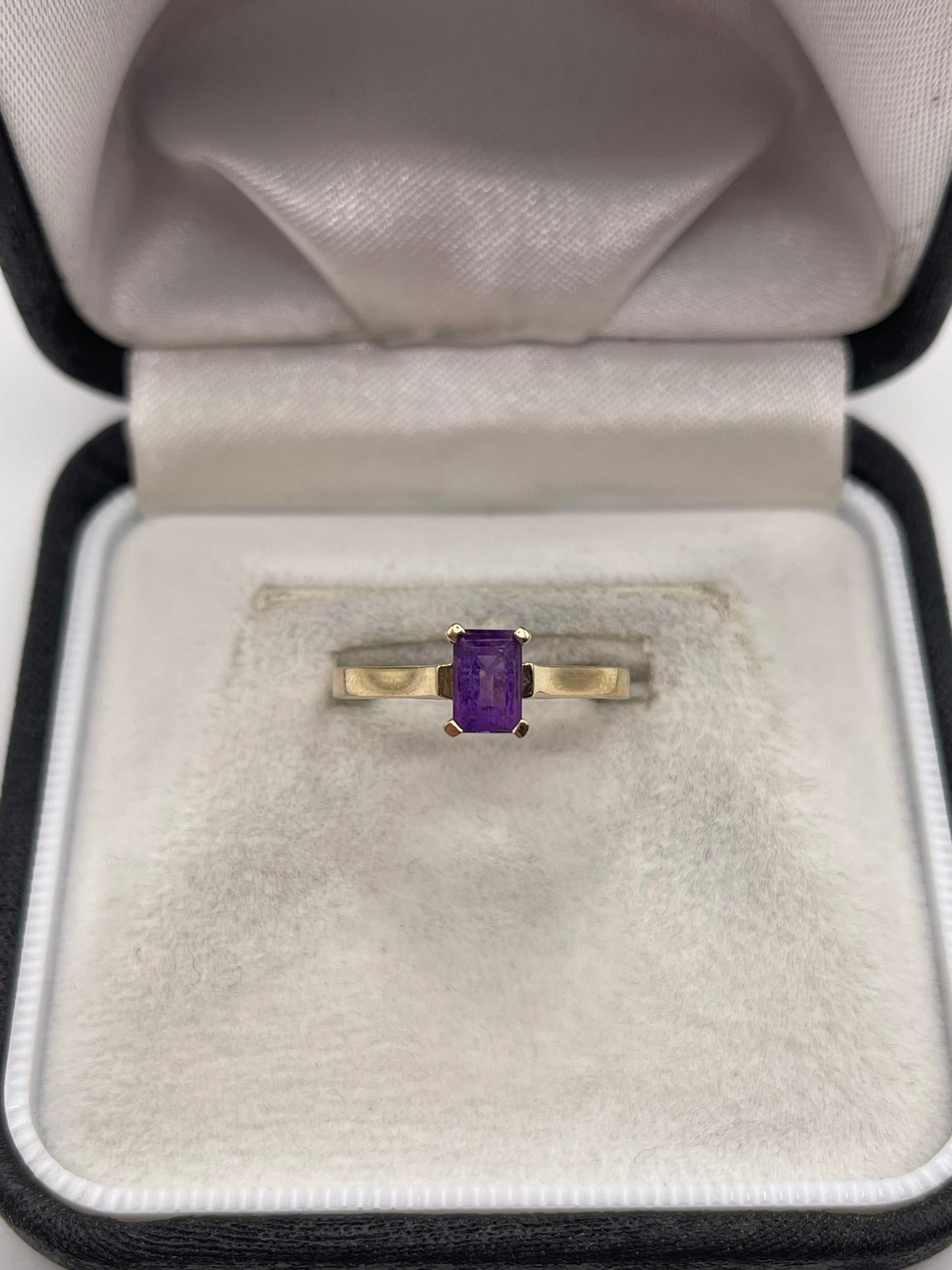 9ct gold amethyst ring