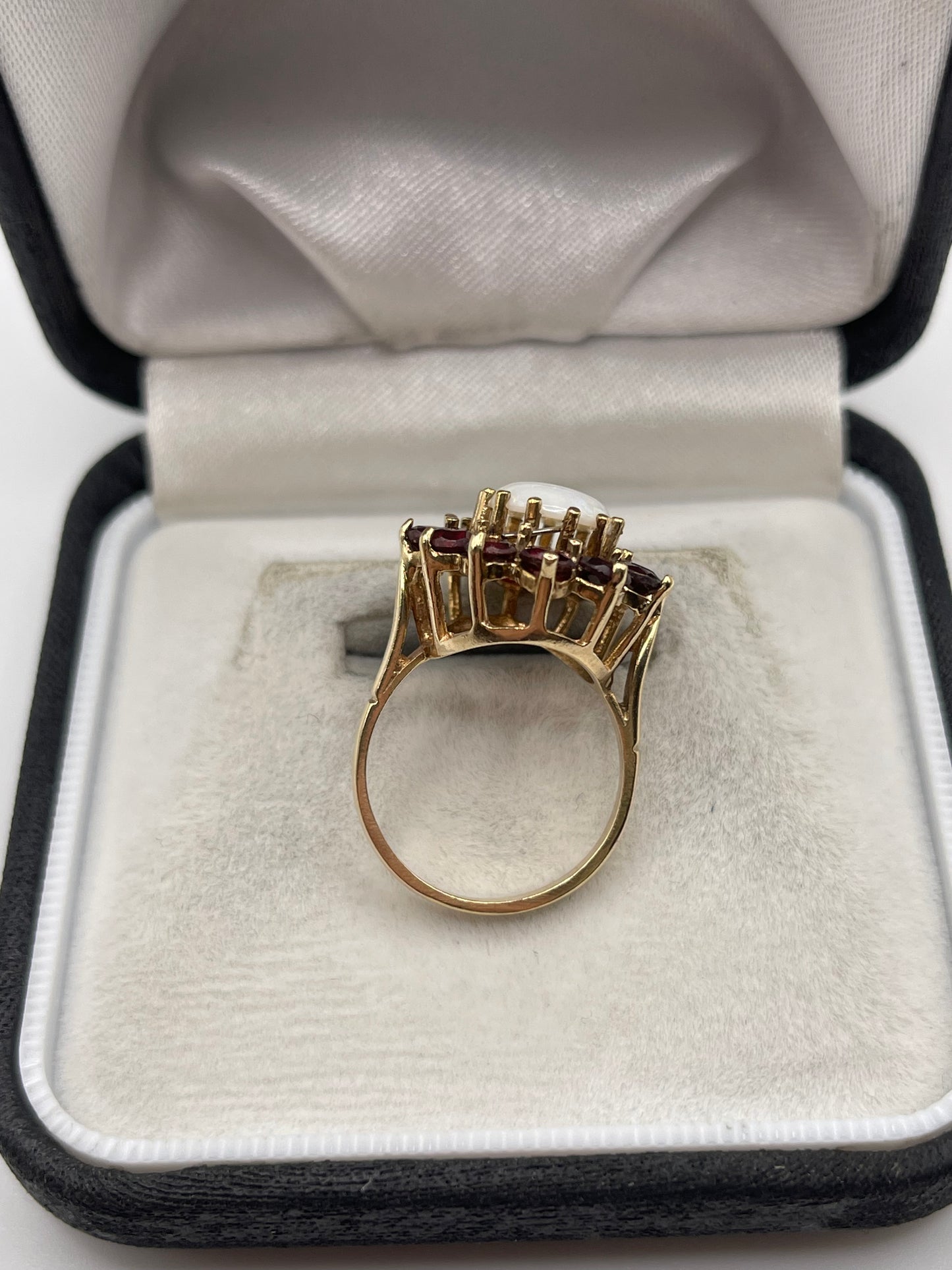 9ct gold opal and garnet ring