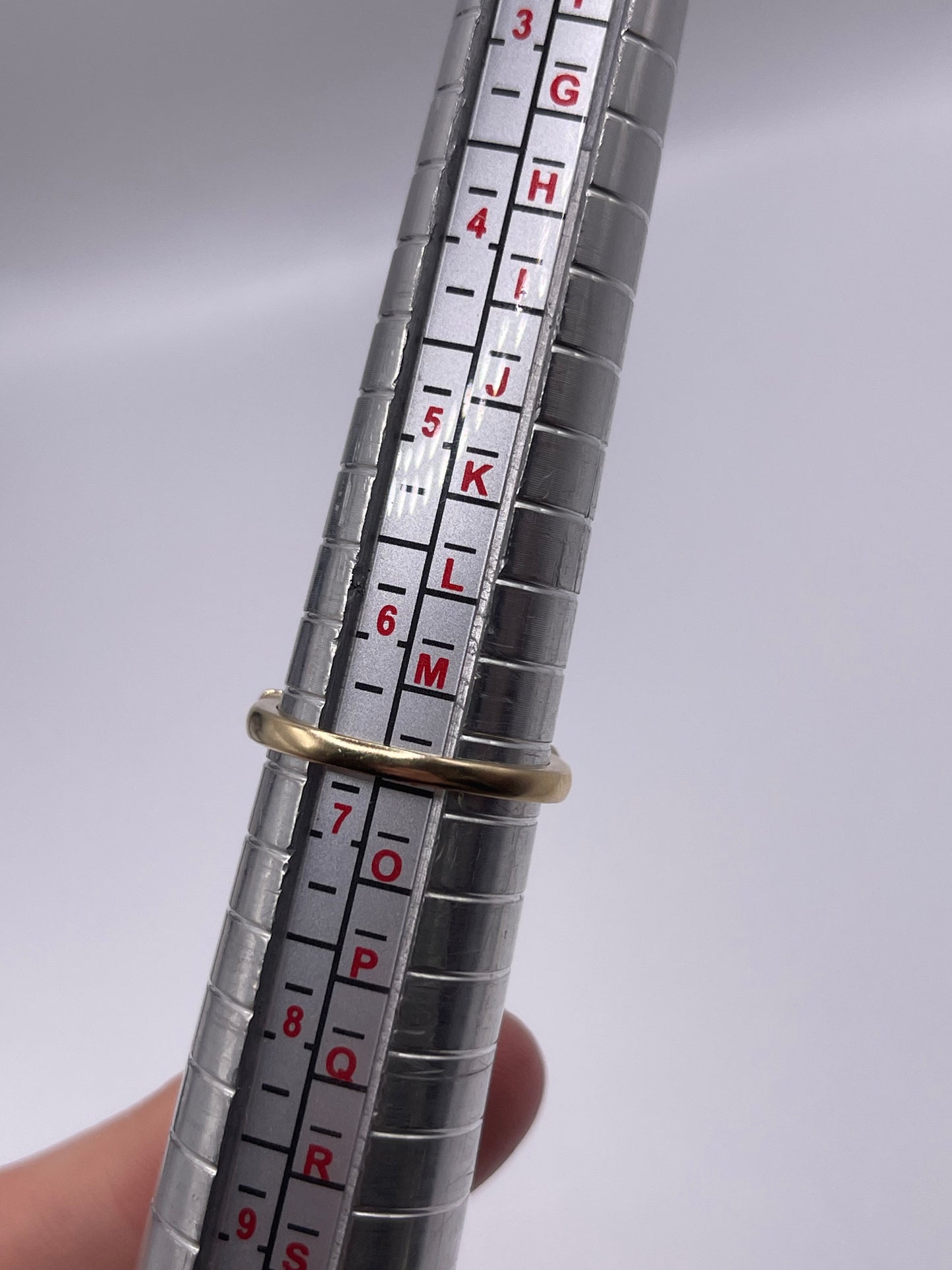 9ct gold sapphire and diamond ring