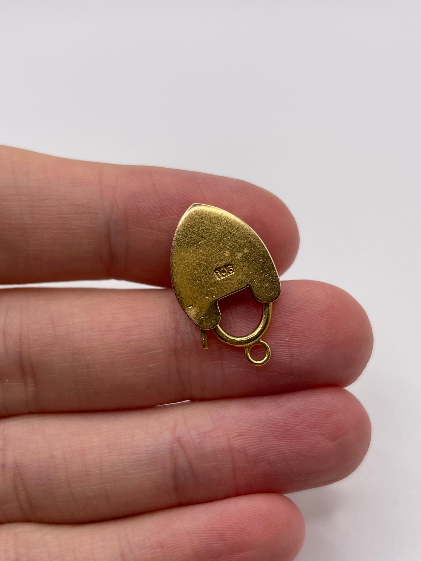9ct gold padlock 107