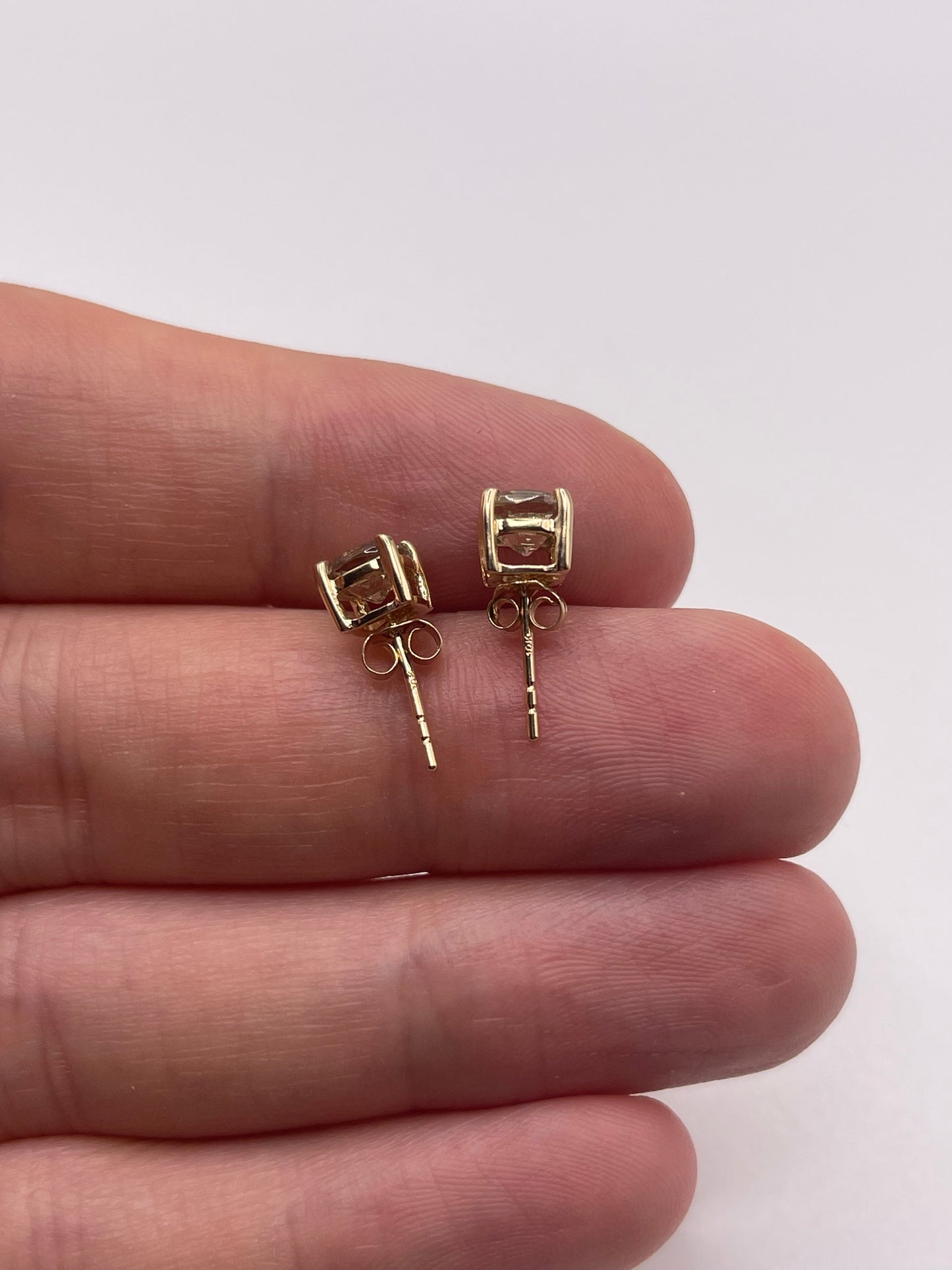 9ct gold quartz earrings