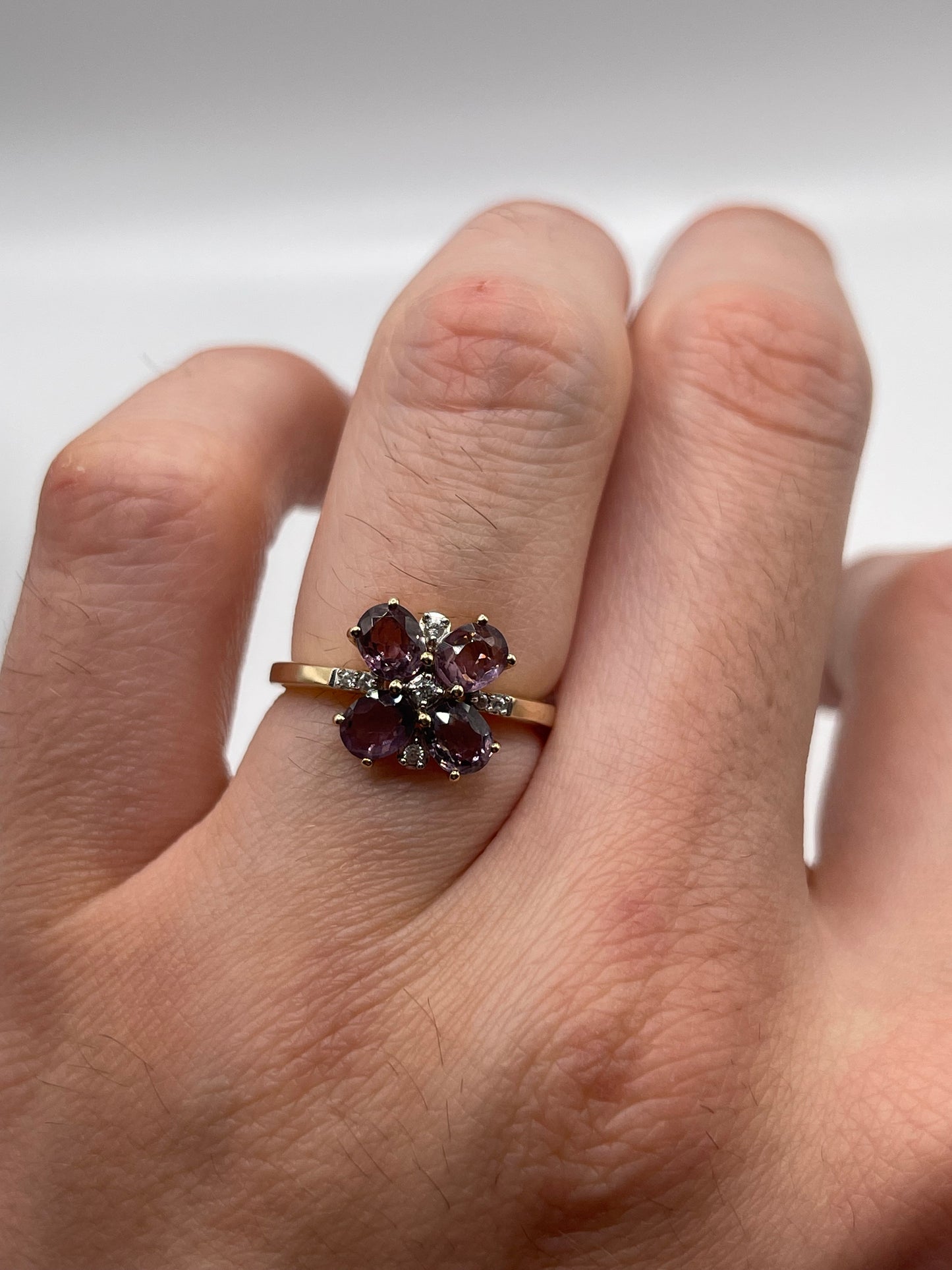 9ct gold spinel and zircon ring