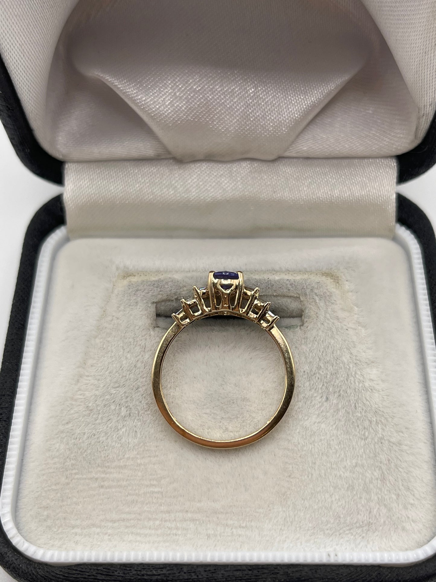 9ct gold tanzanite and diamond ring
