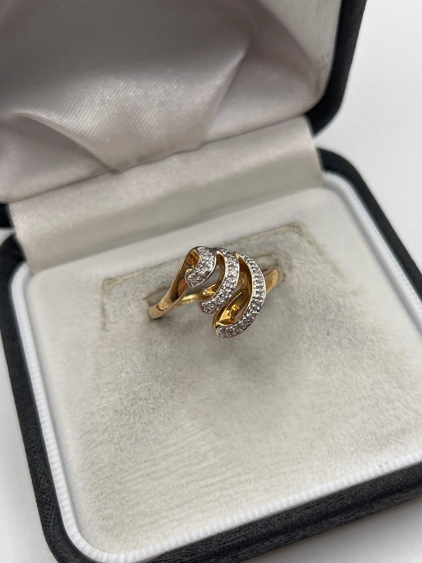 9ct gold diamond spiral ring