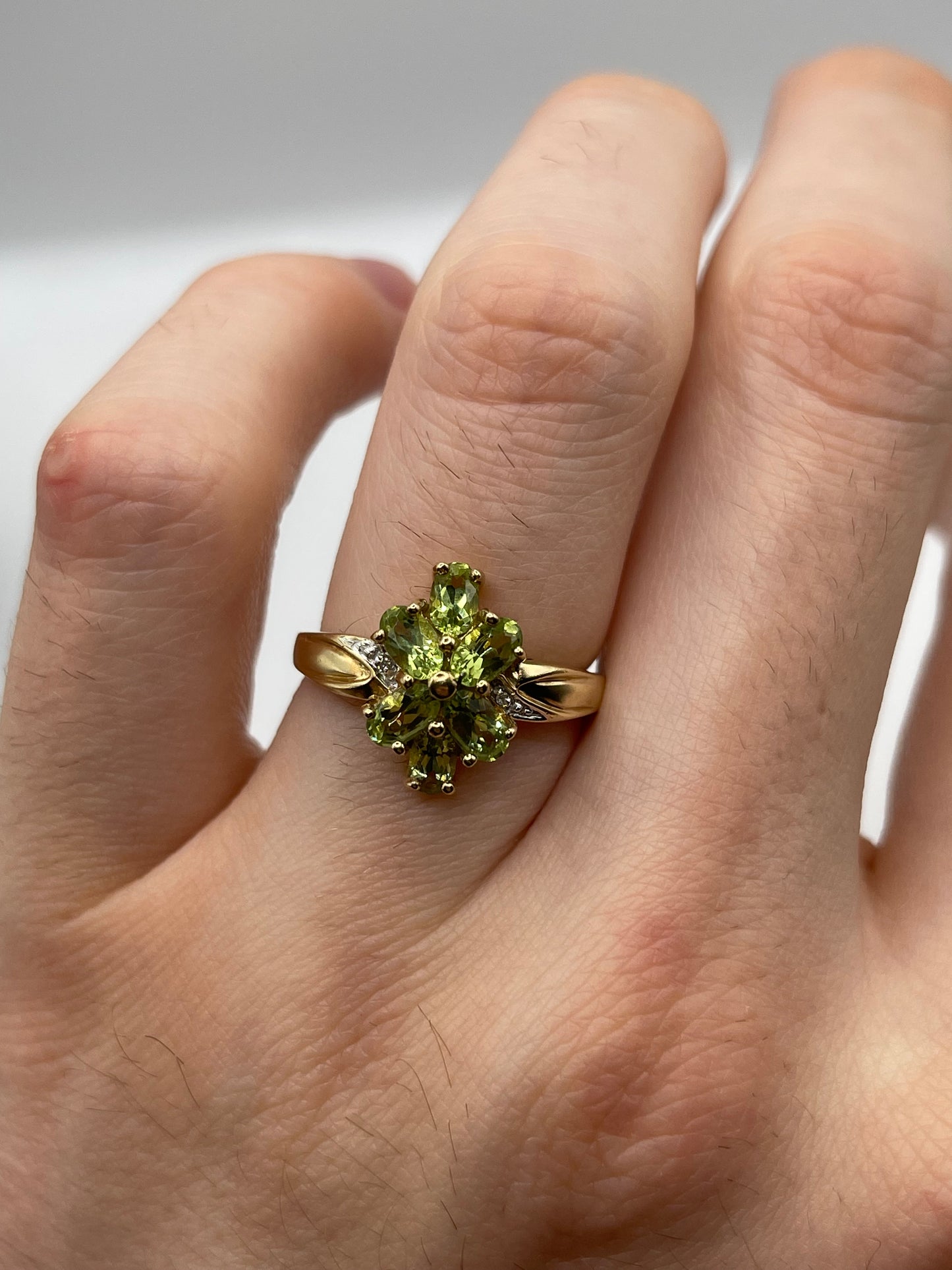 9ct gold quartz and diamond ring