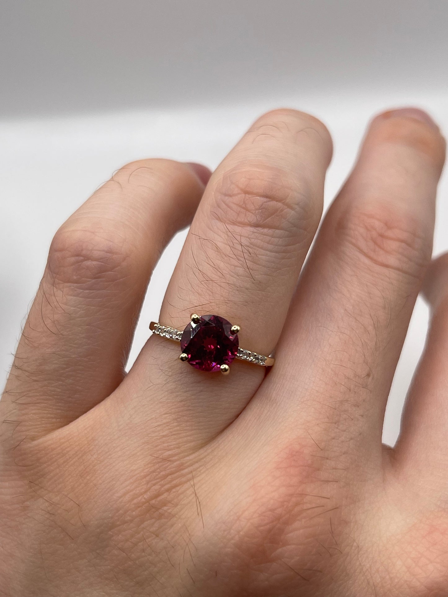 9ct gold garnet and zircon ring