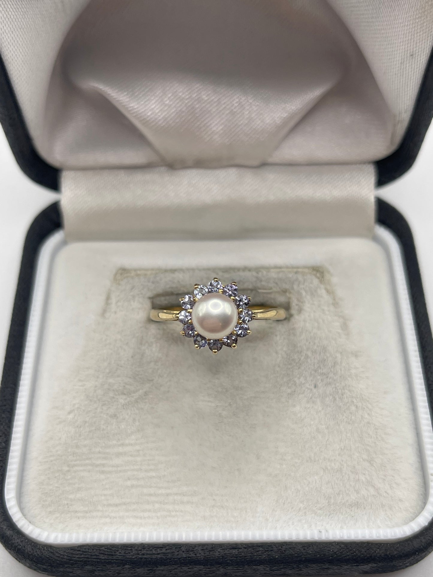 9ct gold tanzanite and pearl ring
