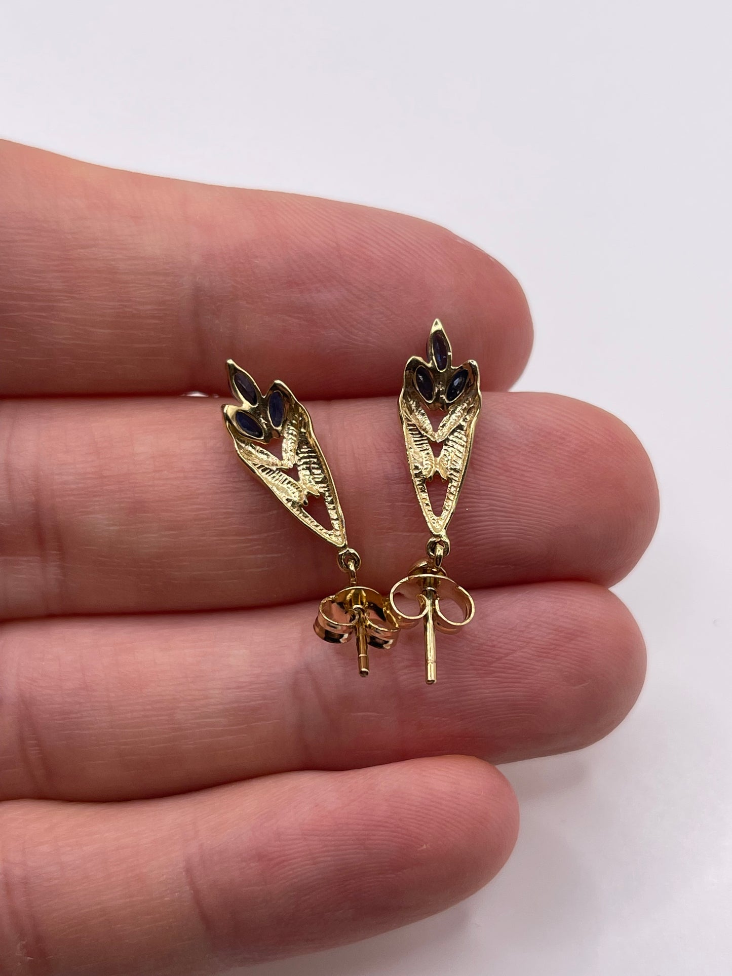 9ct gold sapphire earrings