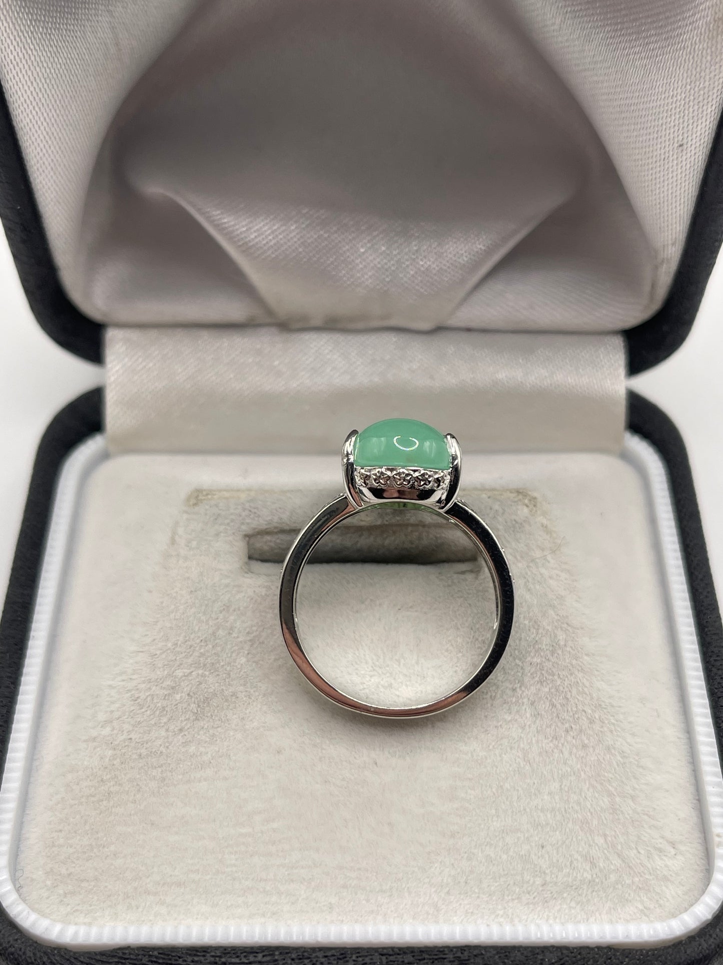 Silver gemstone ring