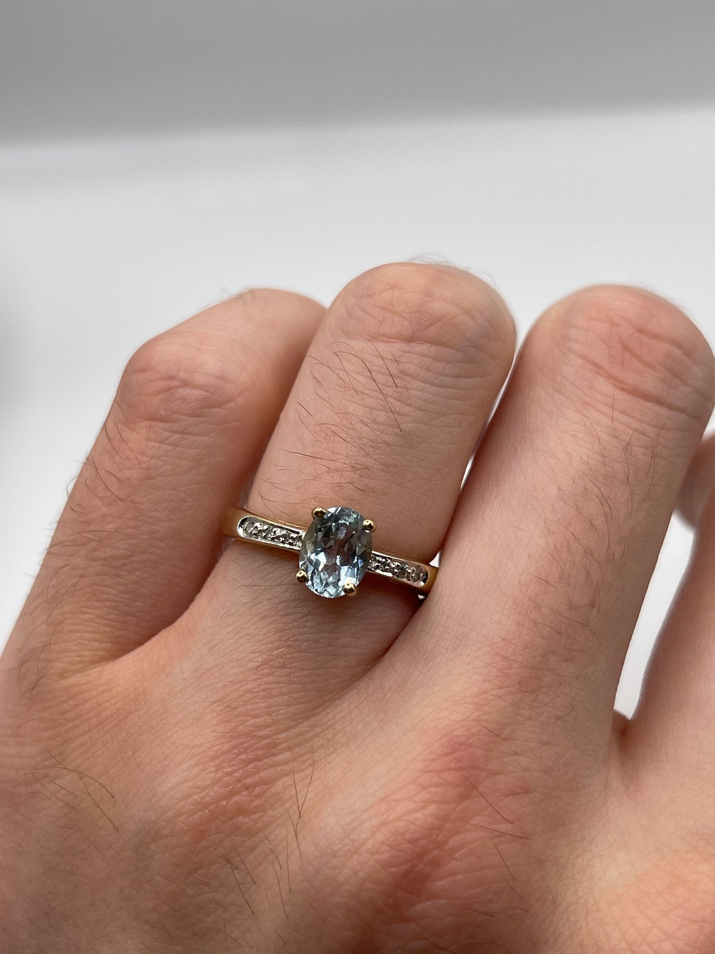 9ct gold aquamarine and diamond ring