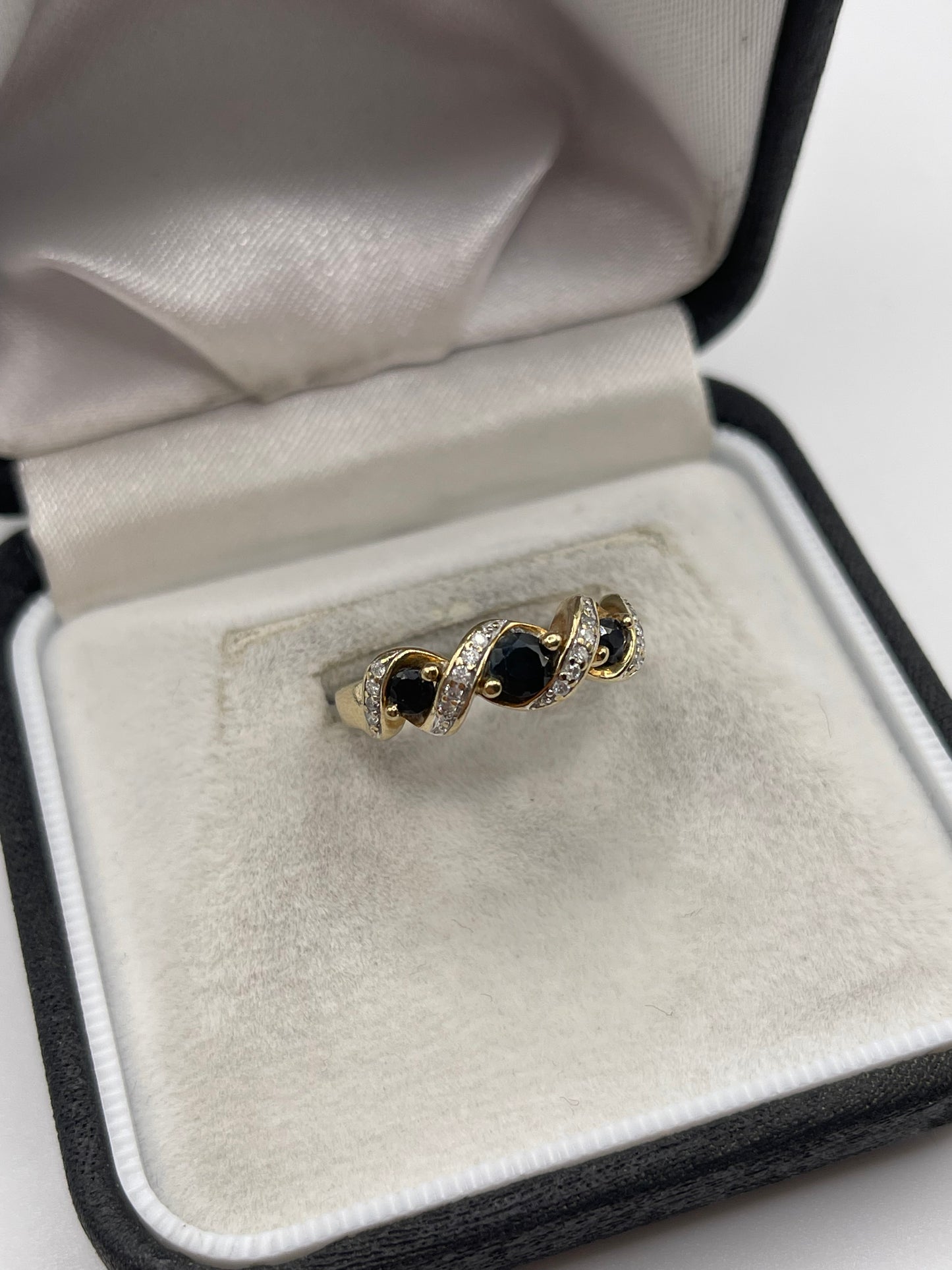 9ct gold sapphire and diamond ring