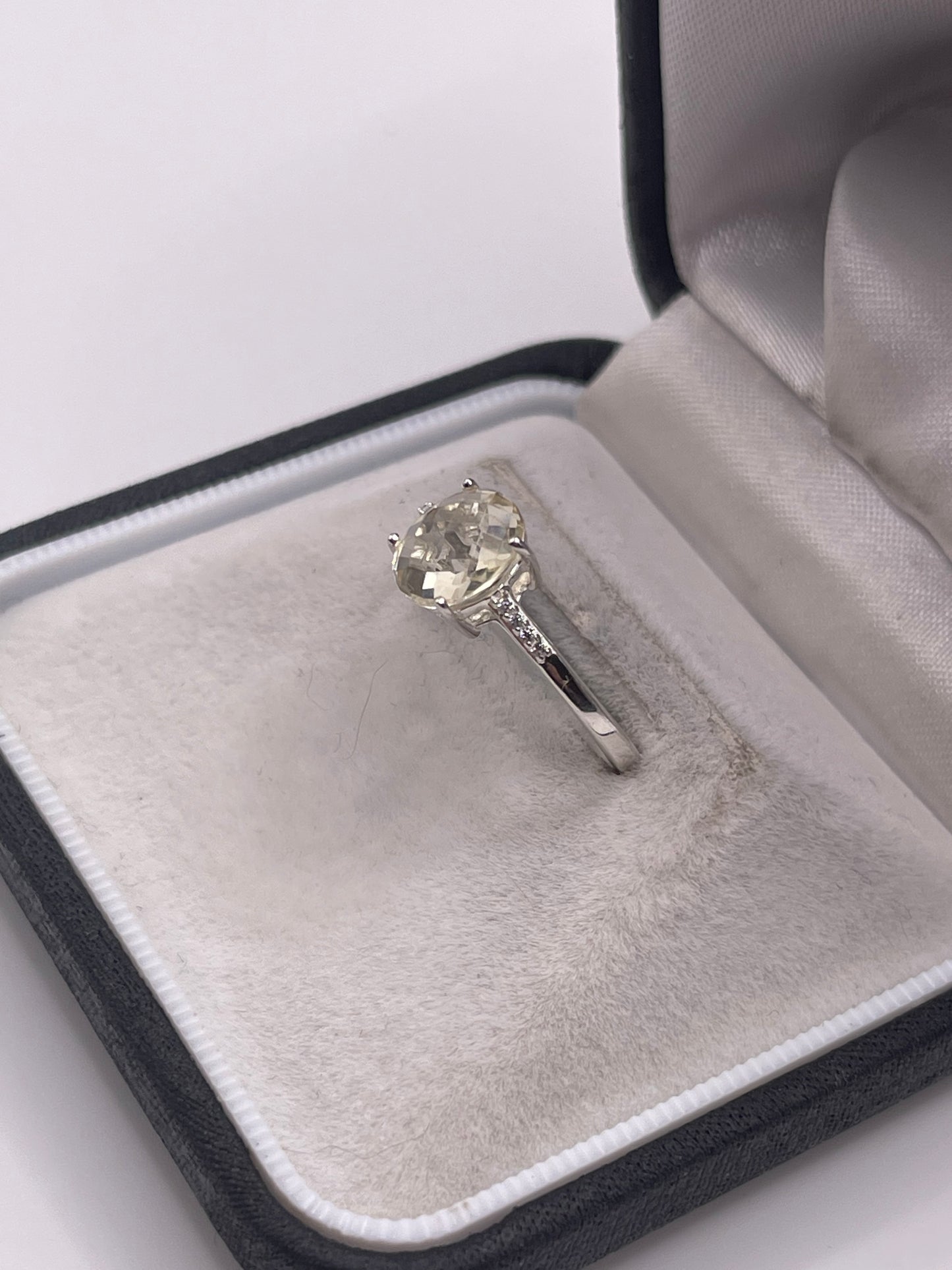 Silver gemstone ring