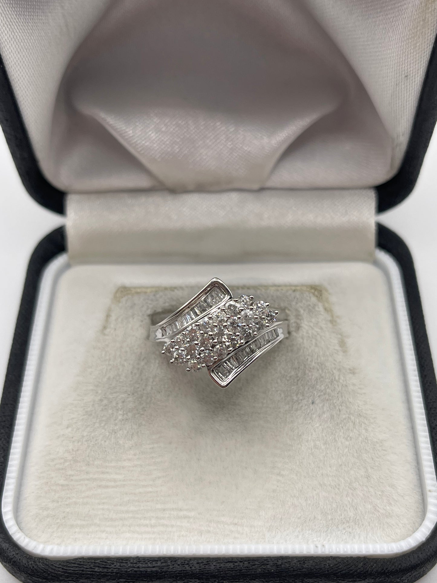 9ct white gold diamond cluster ring