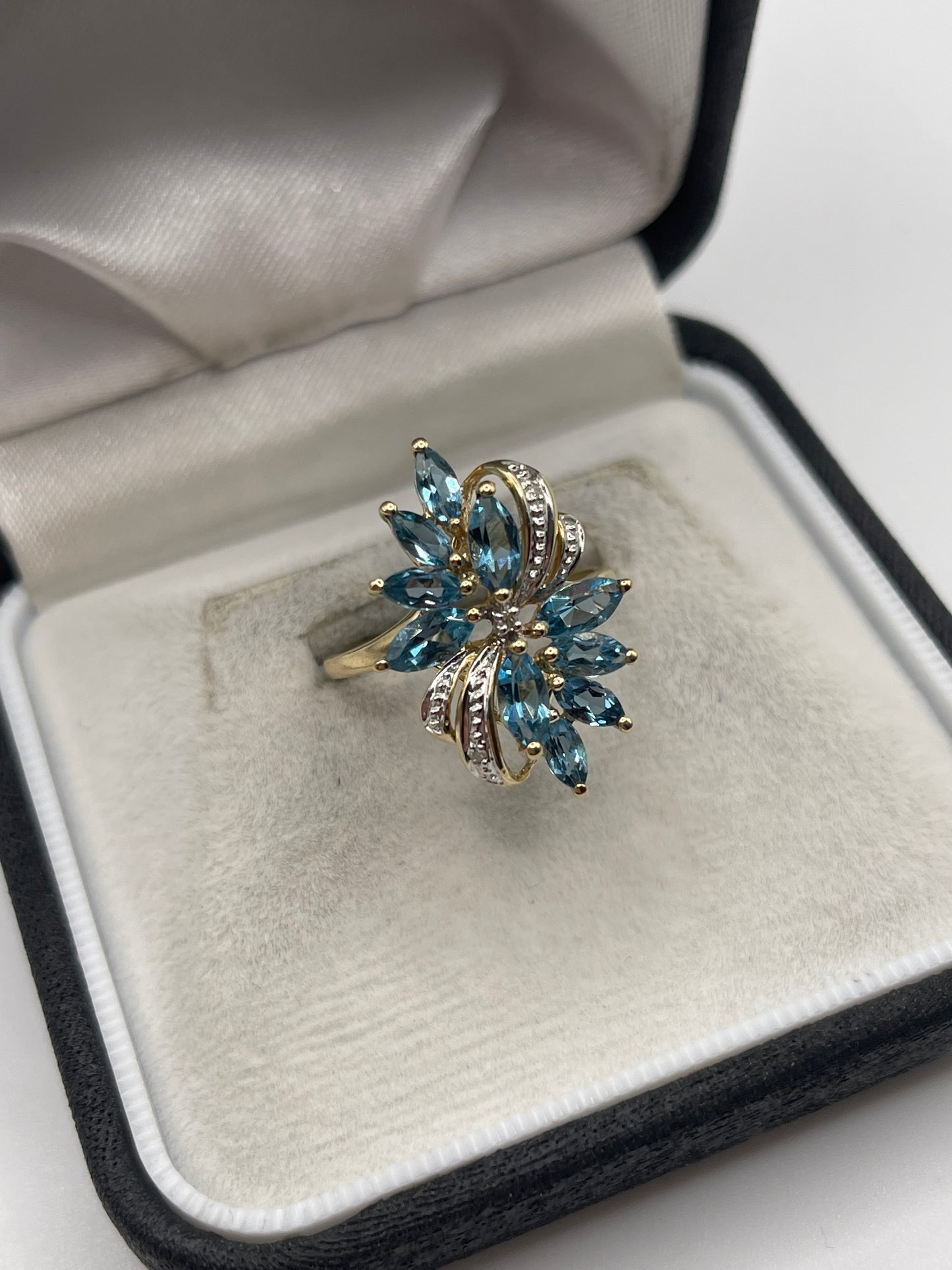 9ct gold topaz and diamond ring