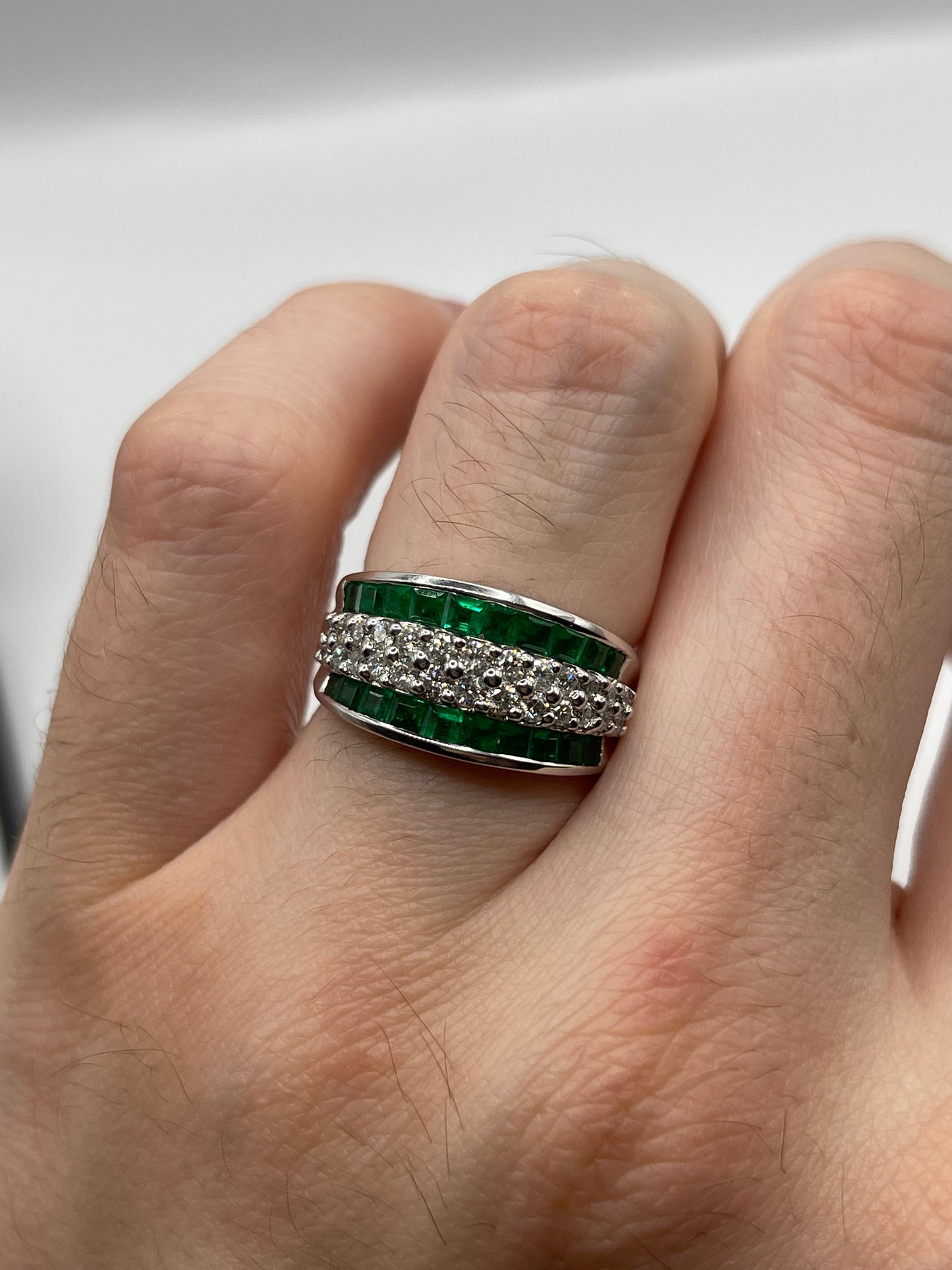 14ct white gold emerald and diamond ring