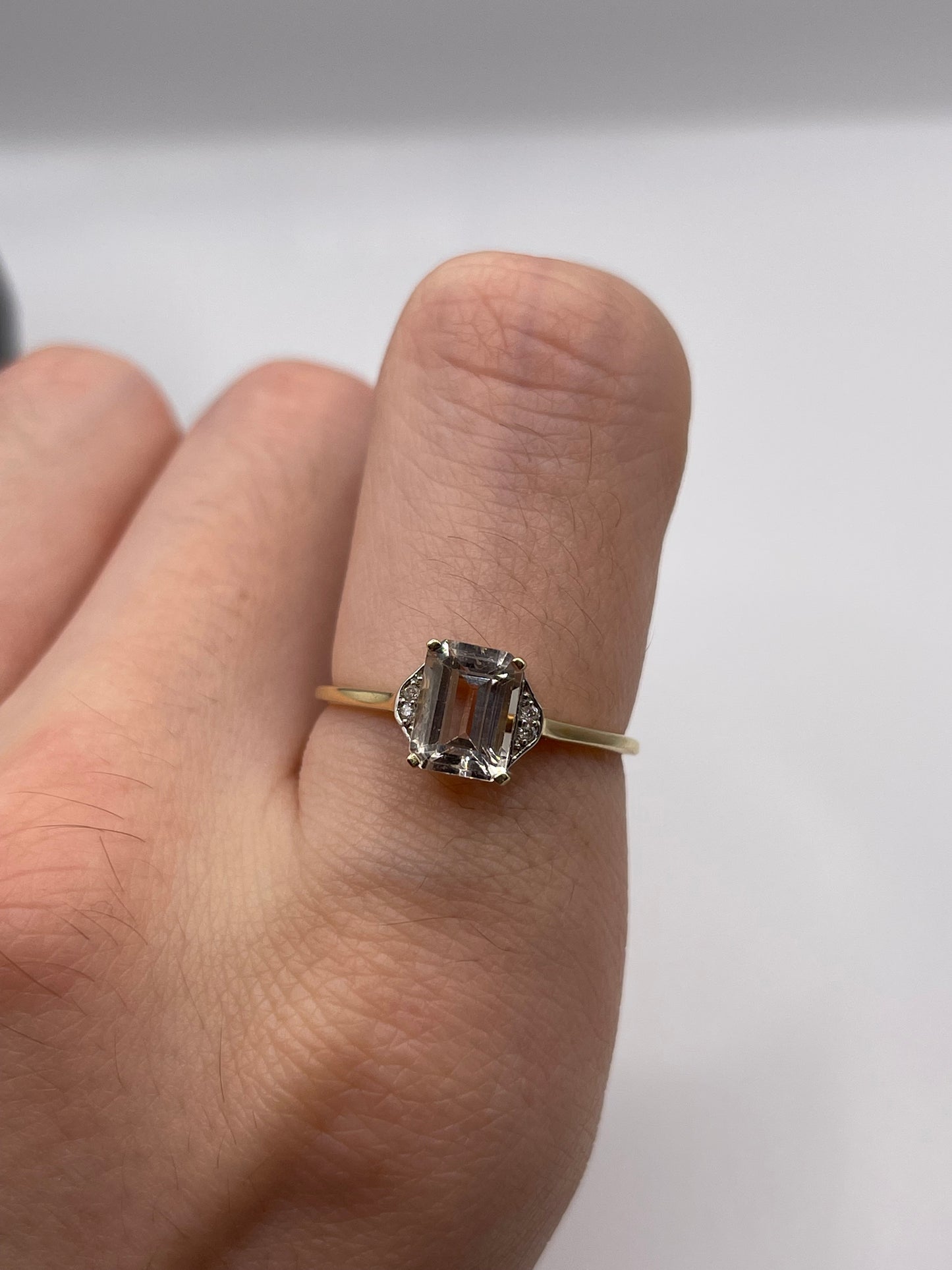 9ct gold pale morganite and diamond ring