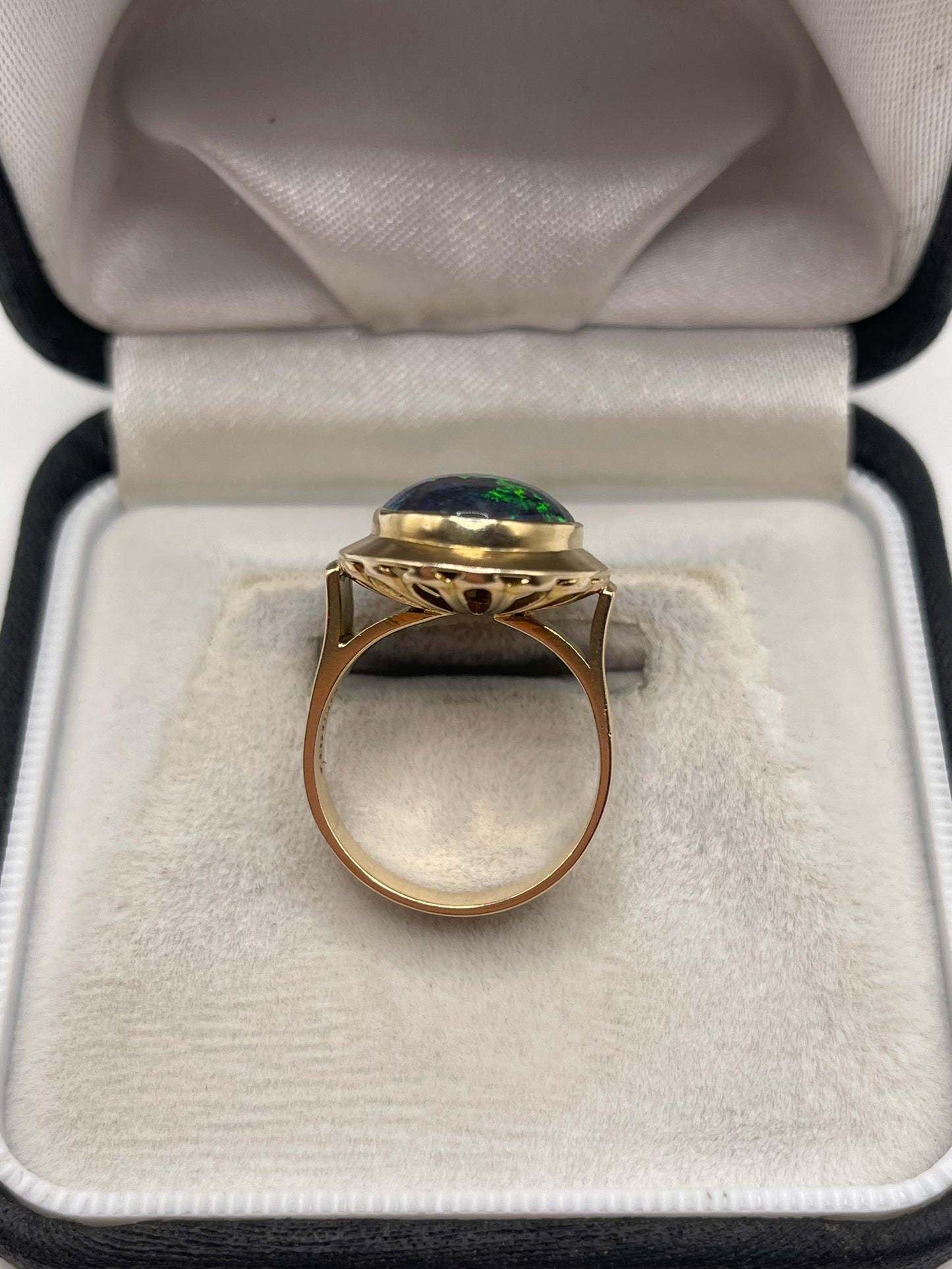 14ct gold opal ring