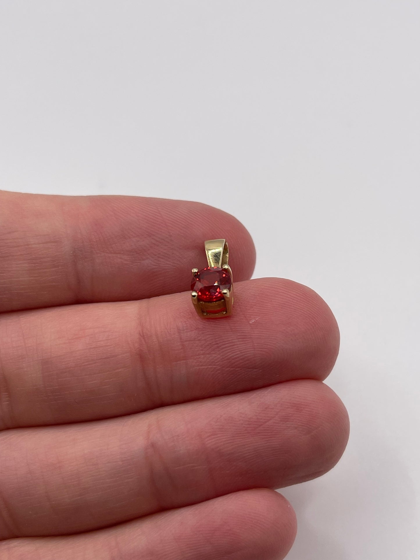 9ct gold fancy sapphire pendant