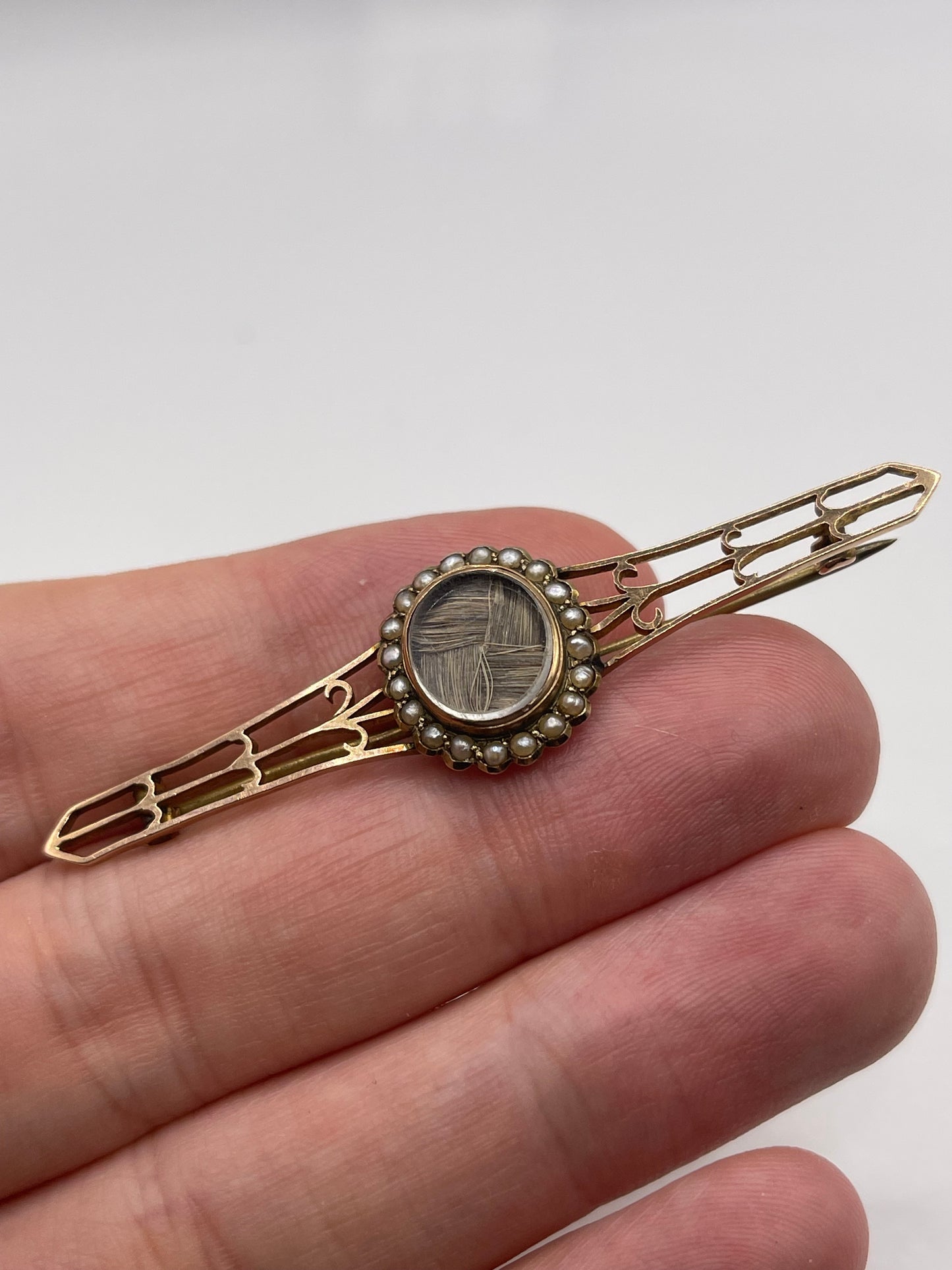 Antique 9ct rose gold pearl mourning brooch