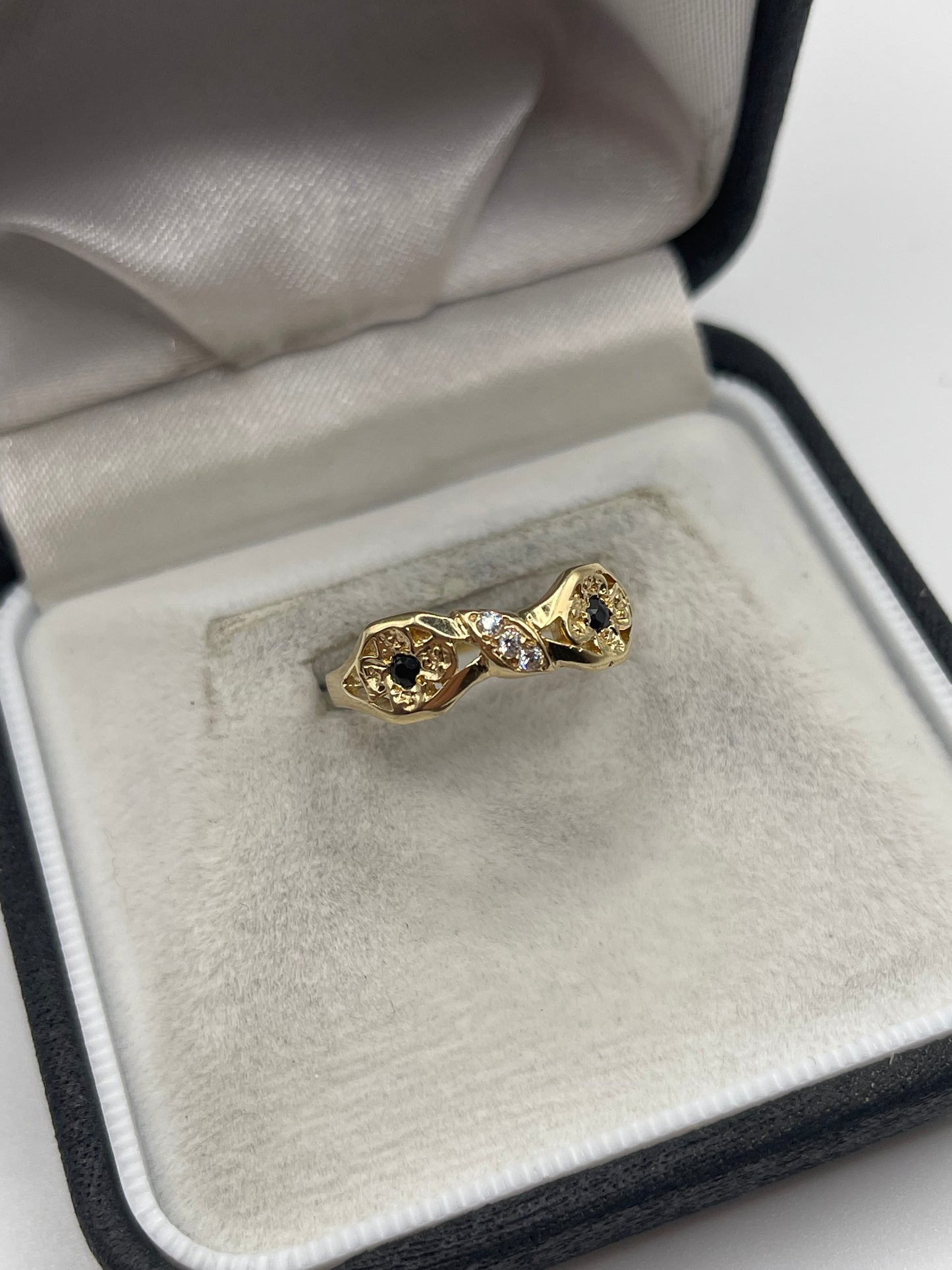 9ct gold sapphire and cz ring