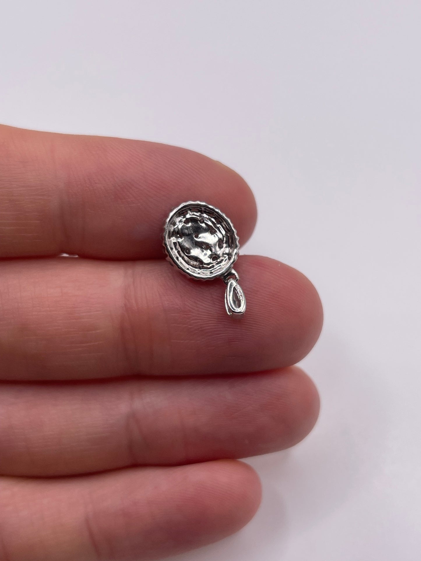 9ct white gold diamond cluster pendant