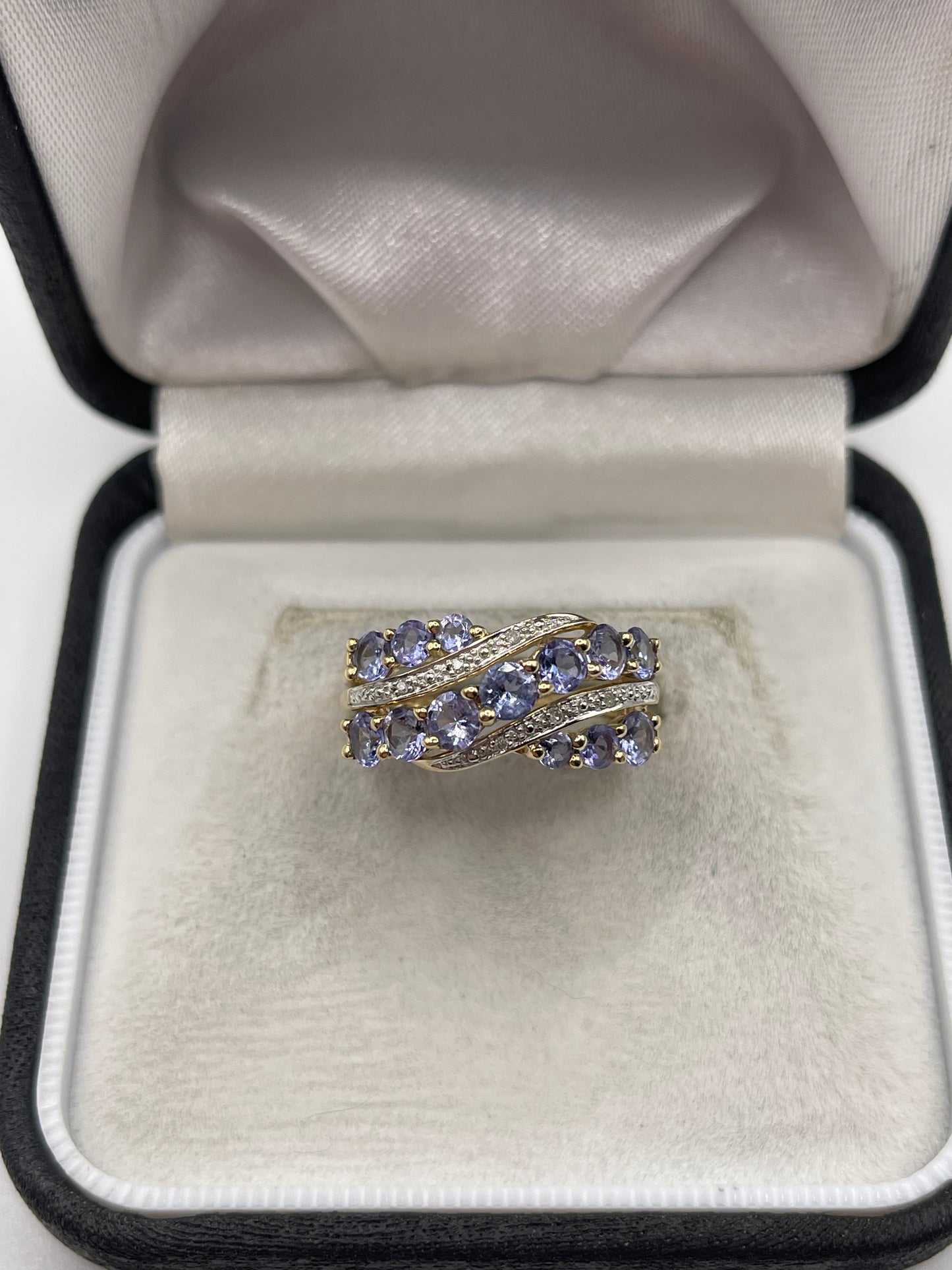9ct gold tanzanite and diamond ring