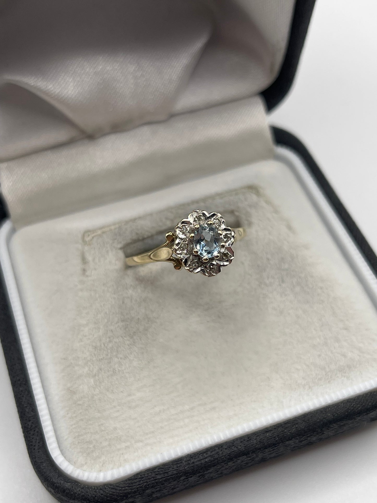 9ct gold topaz and diamond ring