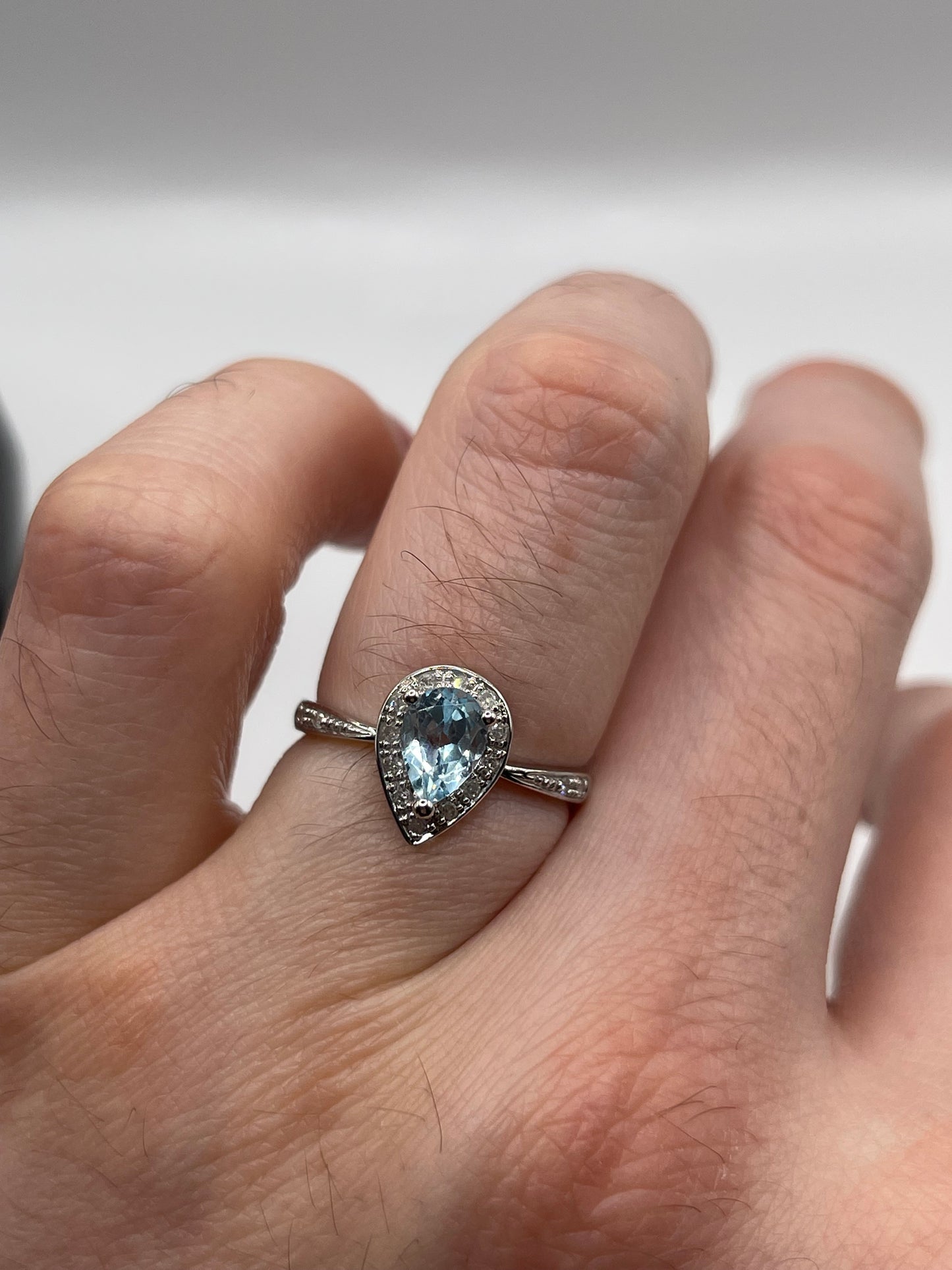 9ct white gold topaz and diamond ring