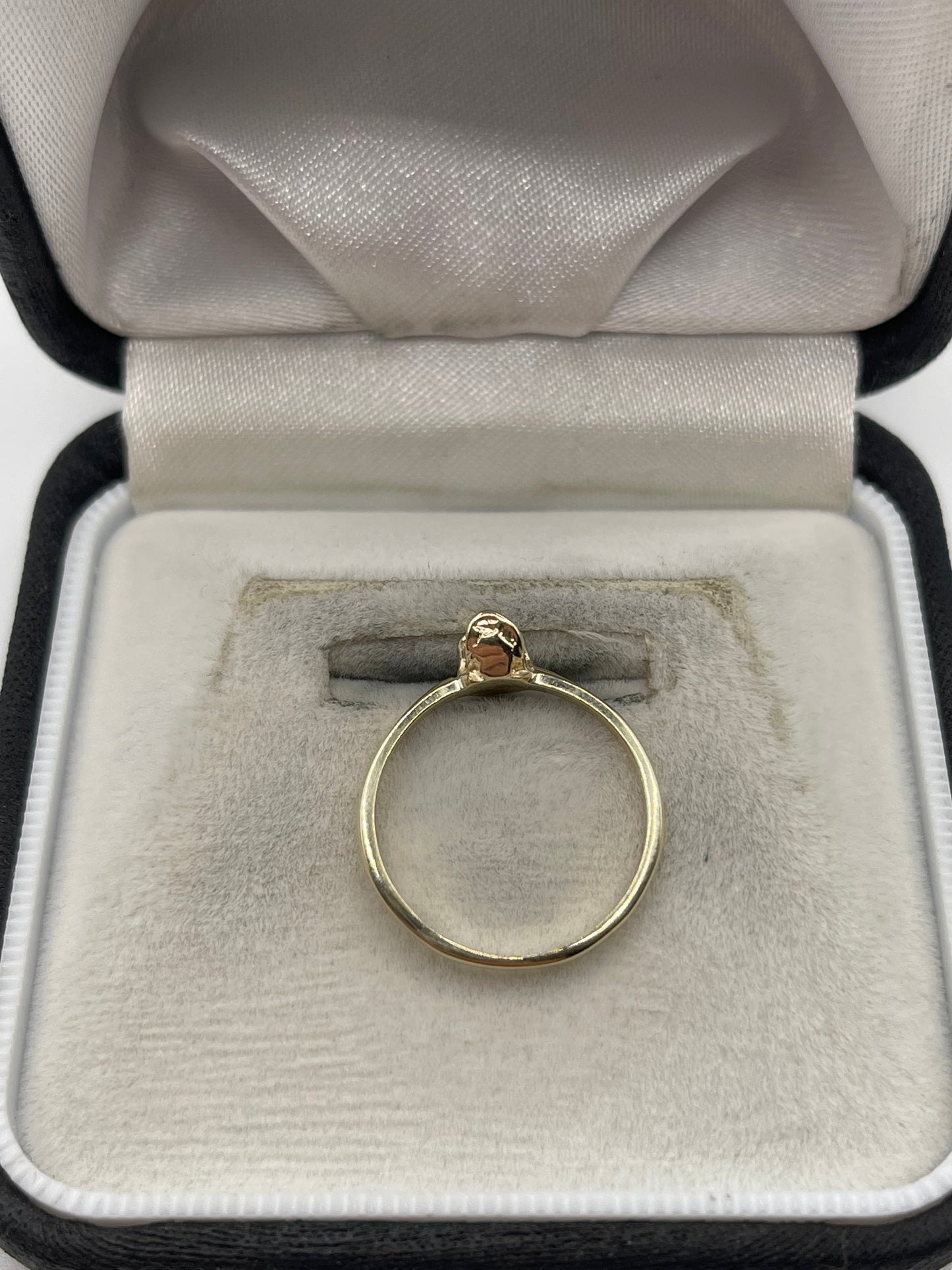 9ct gold skull ring