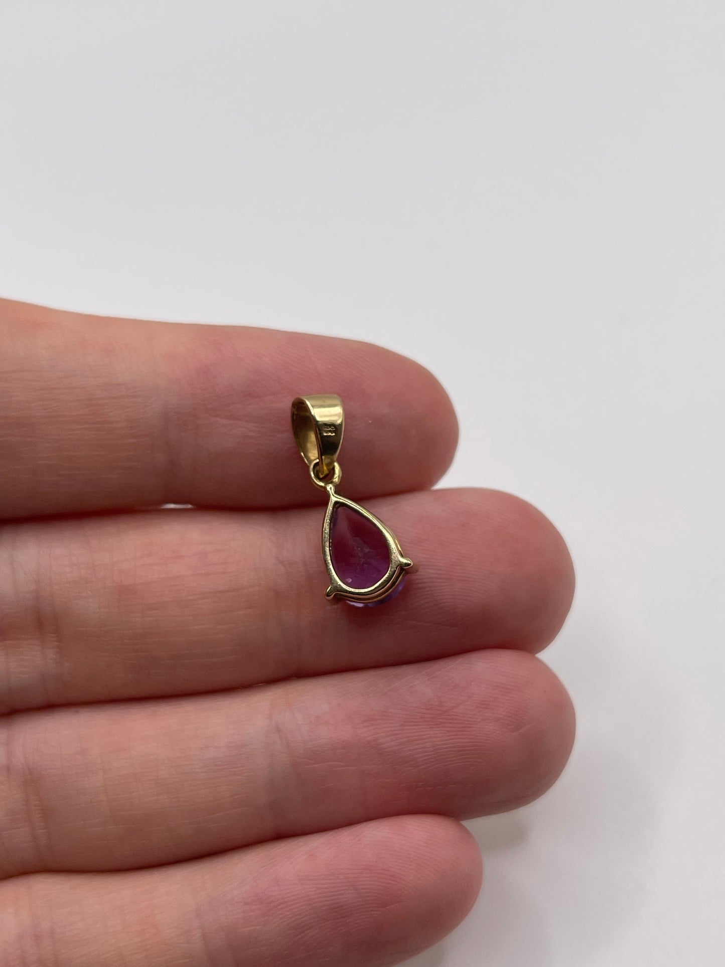 9ct gold amethyst pendant