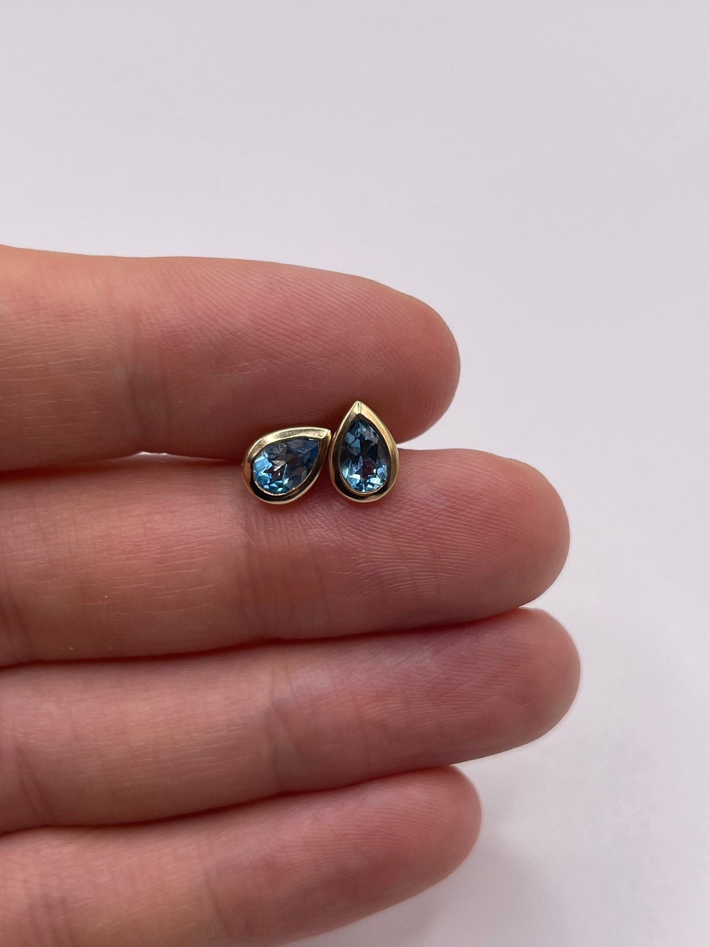 9ct gold blue topaz earrings