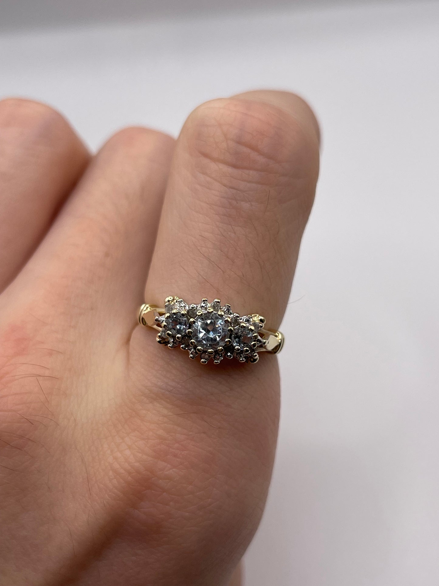9ct gold aquamarine and diamond ring