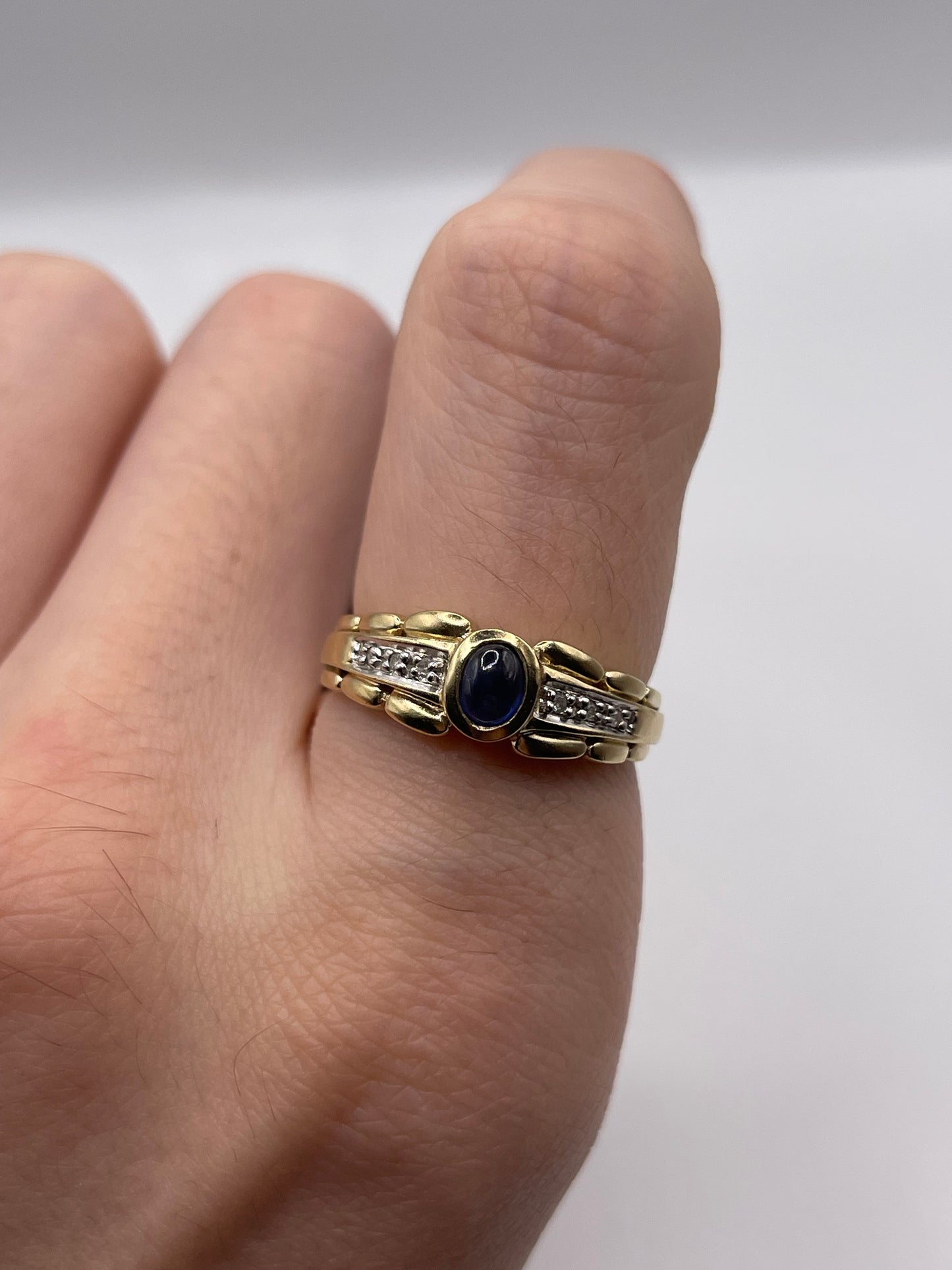 9ct gold cabochon sapphire and diamond ring