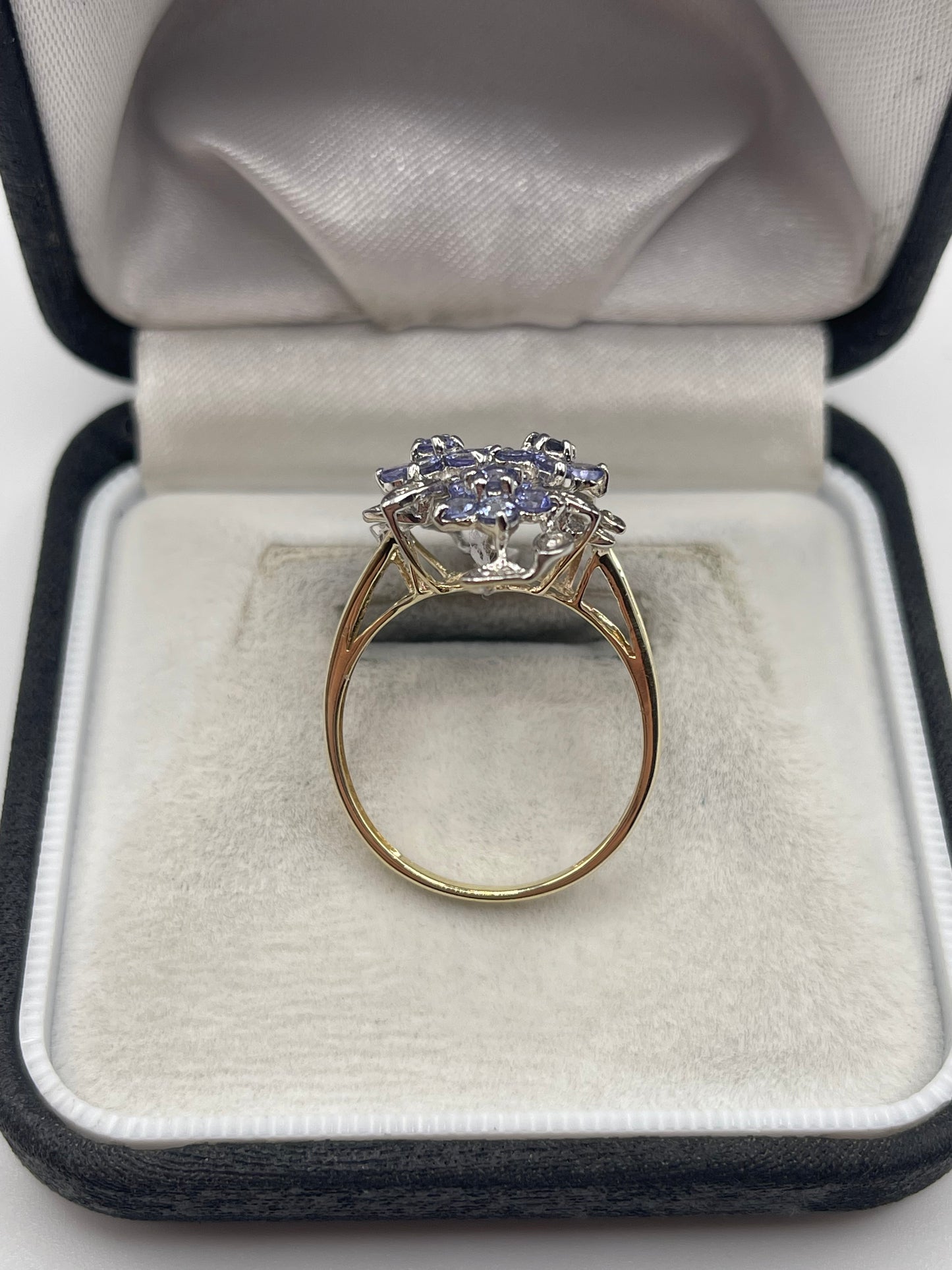 9ct gold tanzanite and diamond ring