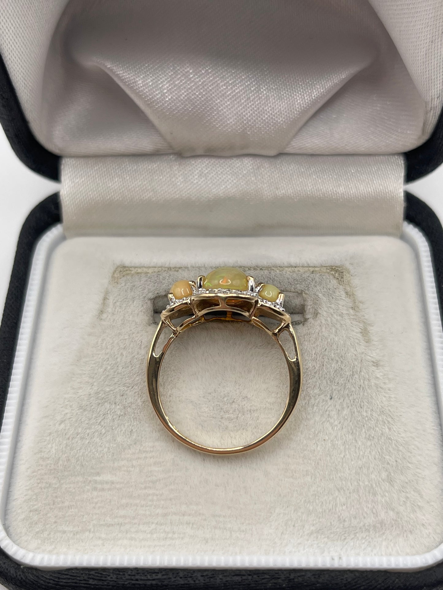 9ct gold opal and diamond ring