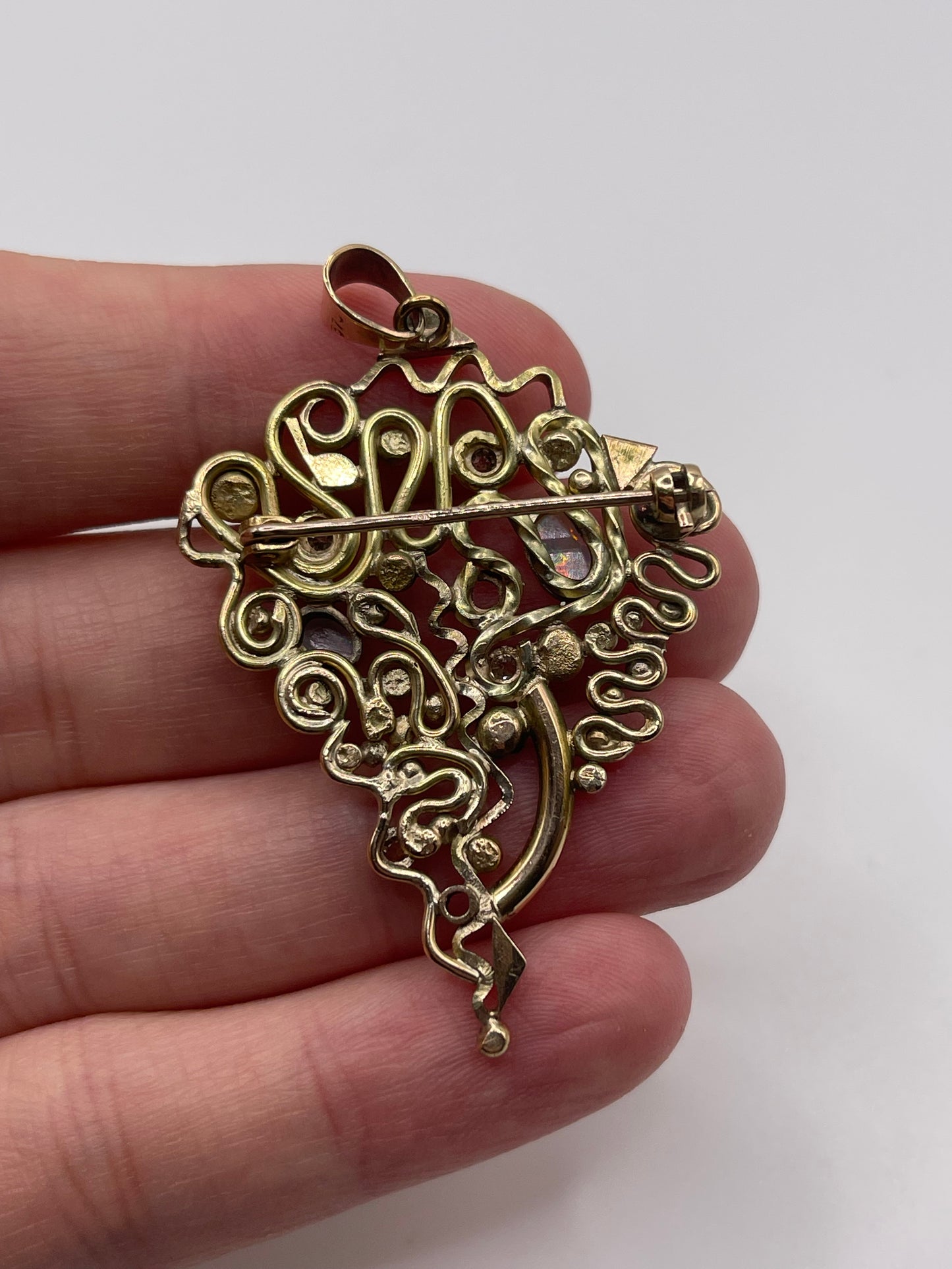 9ct gold opal and diamond brooch / pendant