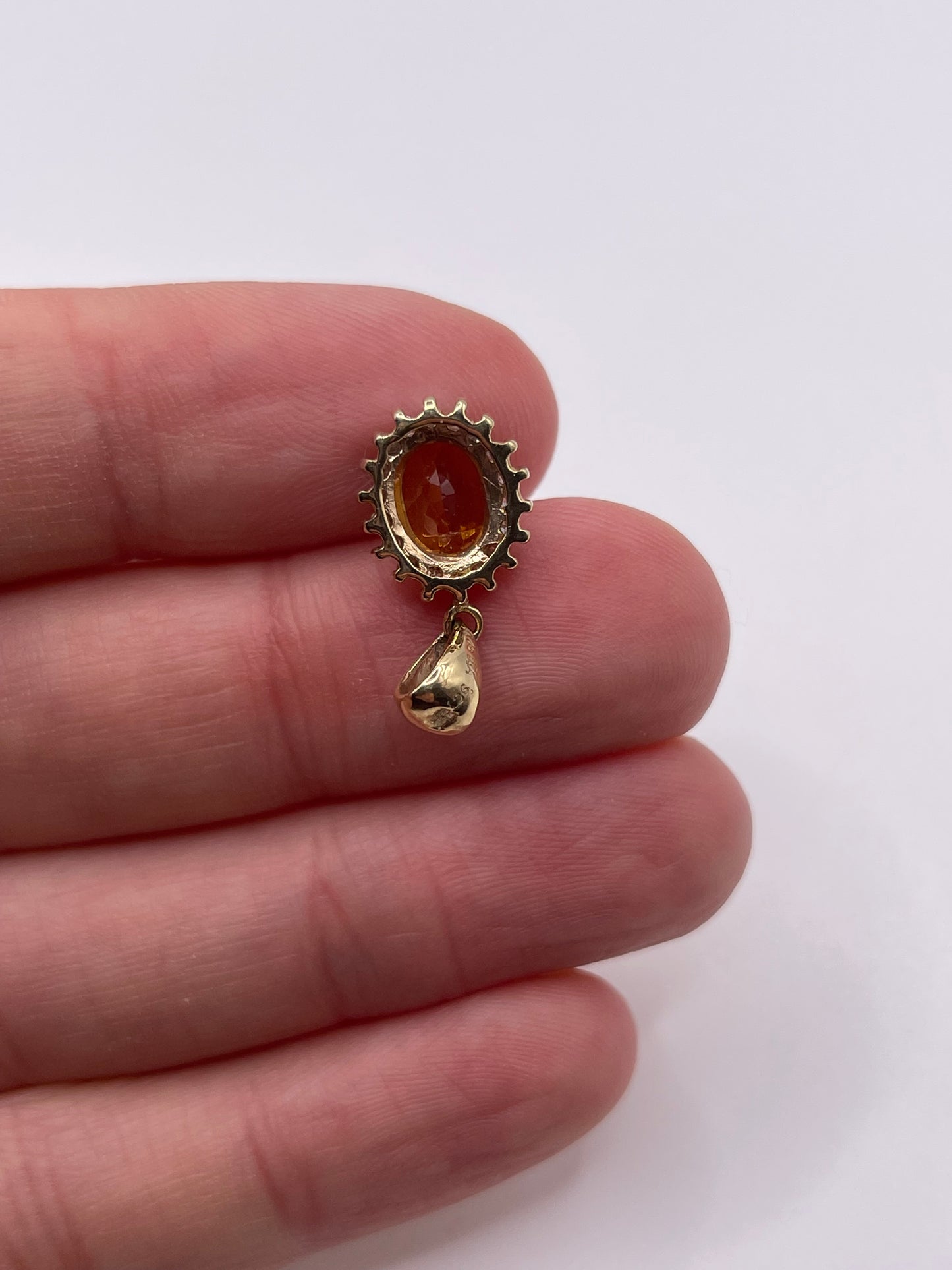 9ct gold citrine and diamond pendant