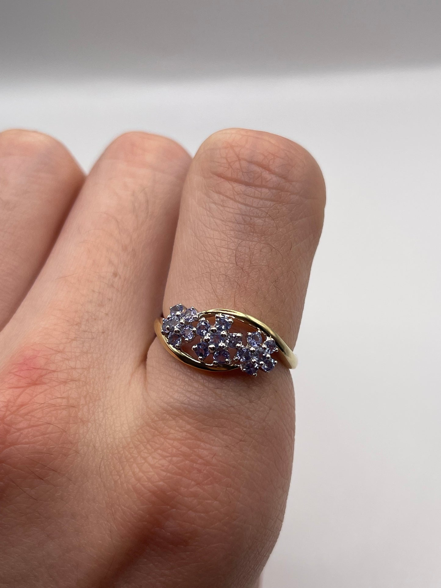 9ct gold tanzanite ring