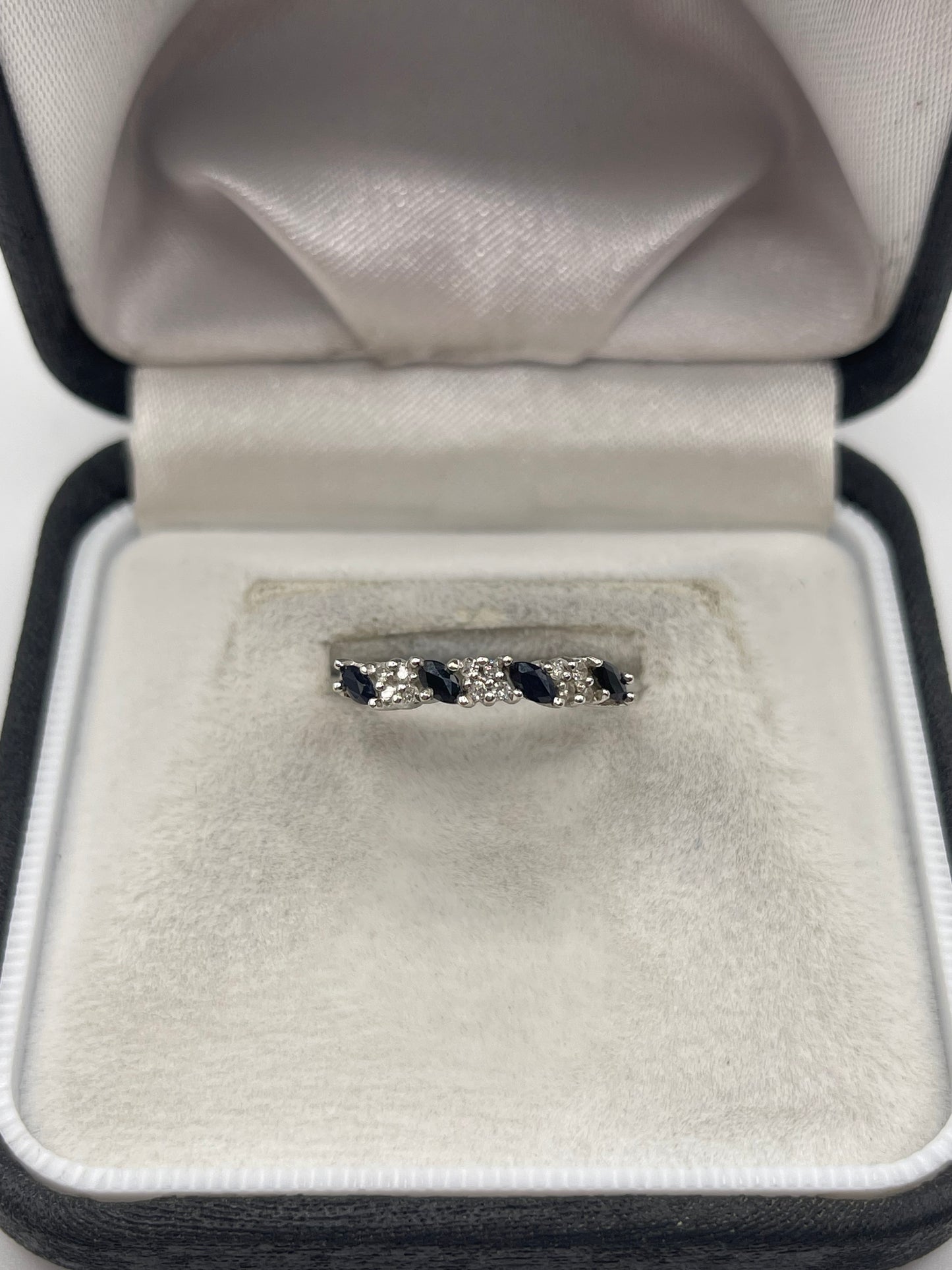 9ct gold sapphire and diamond ring