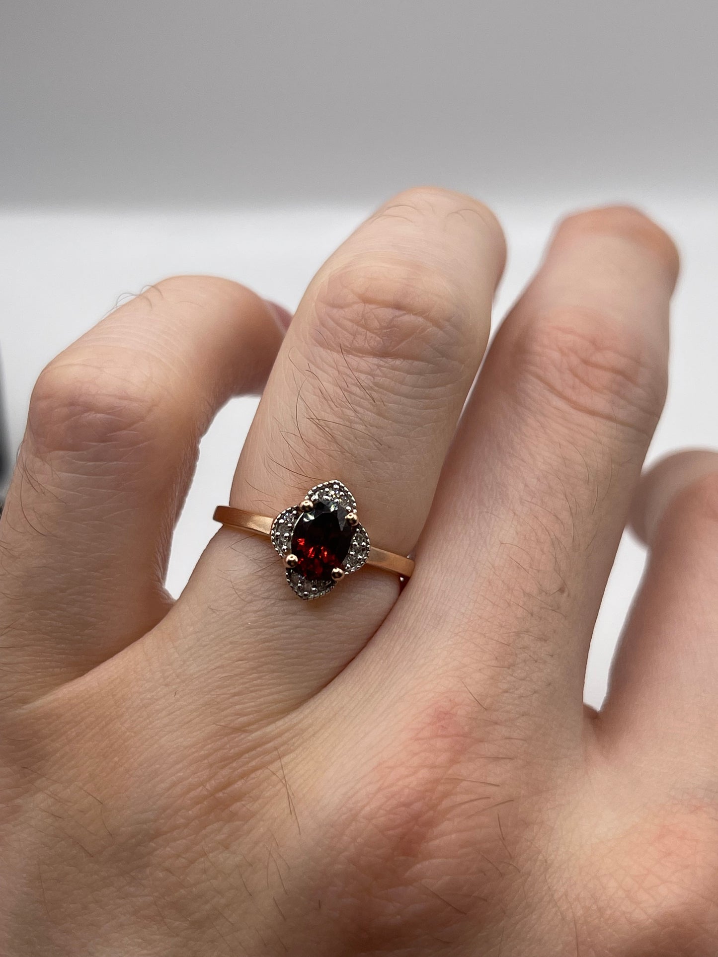 9ct rose gold garnet and diamond ring