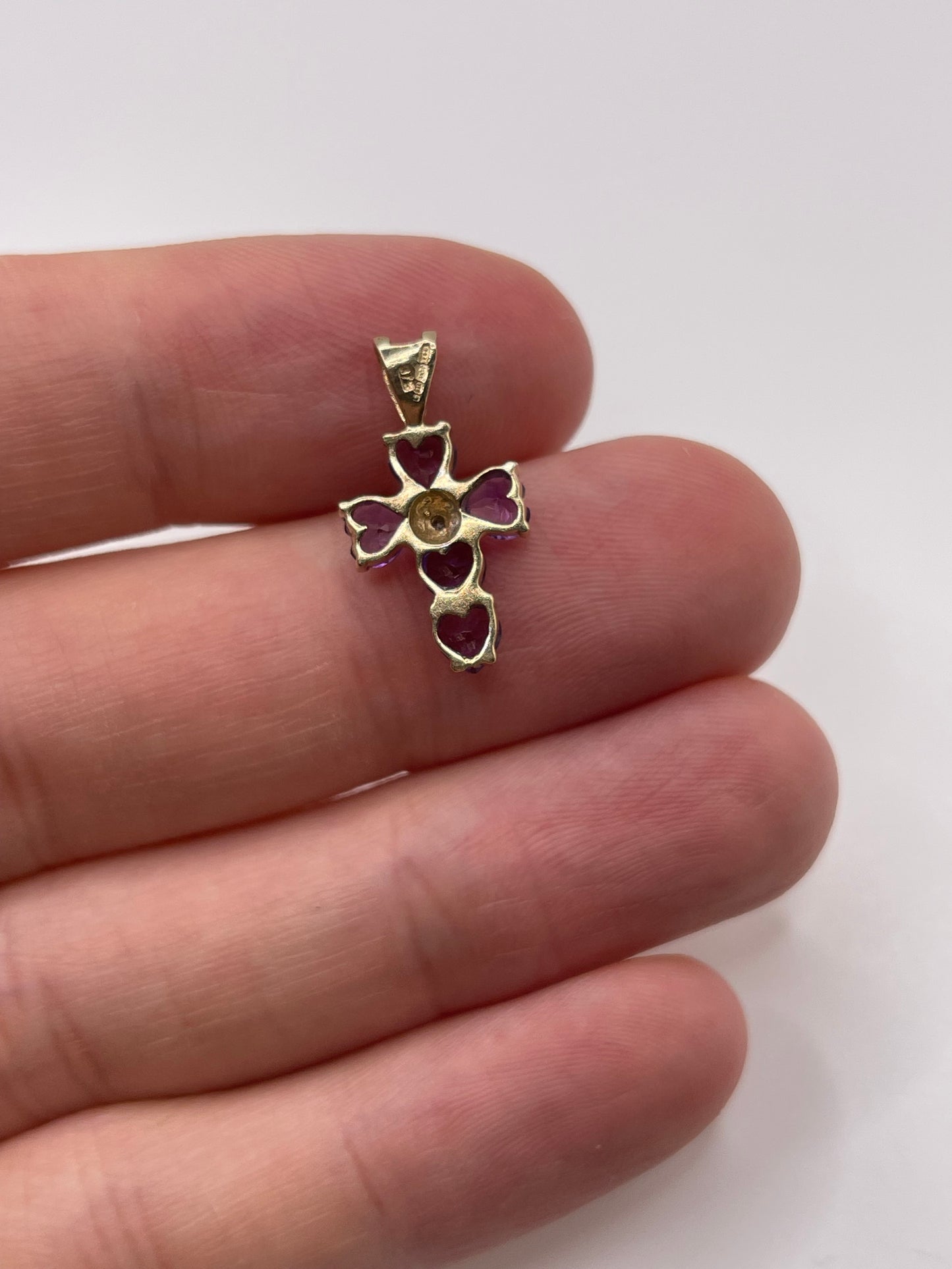9ct gold amethyst and diamond pendant