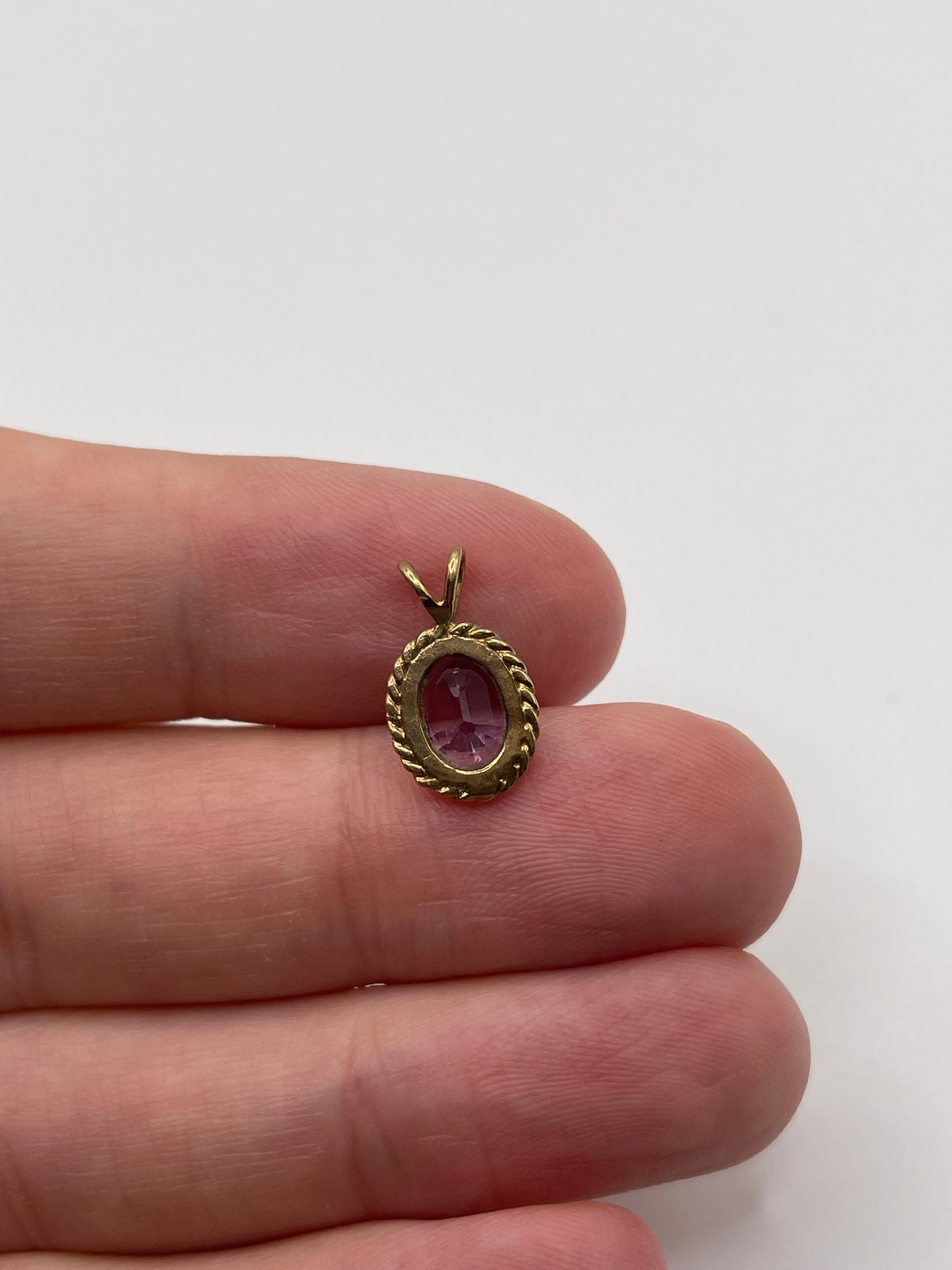 9ct gold amethyst pendant