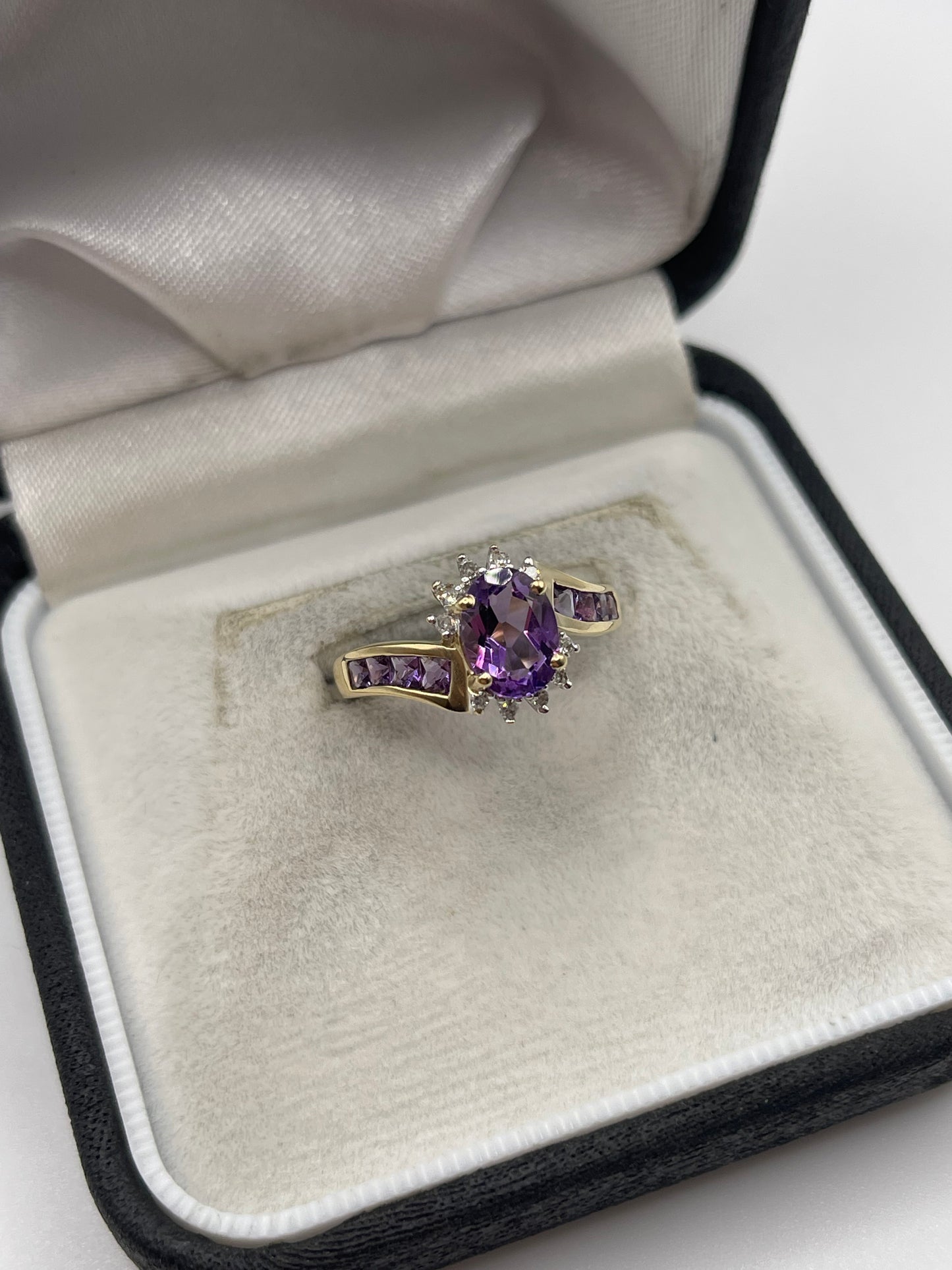 9ct gold amethyst and diamond ring