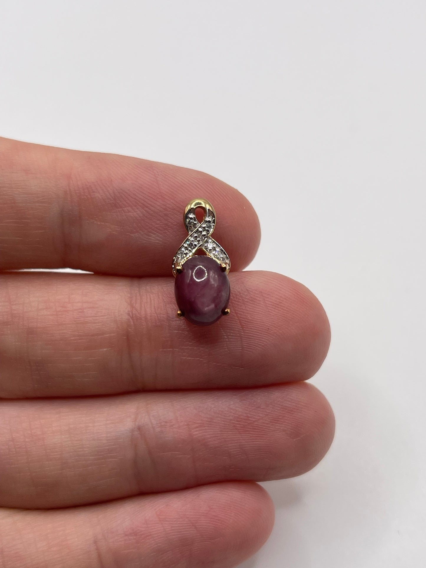 9ct gold star ruby and diamond pendant