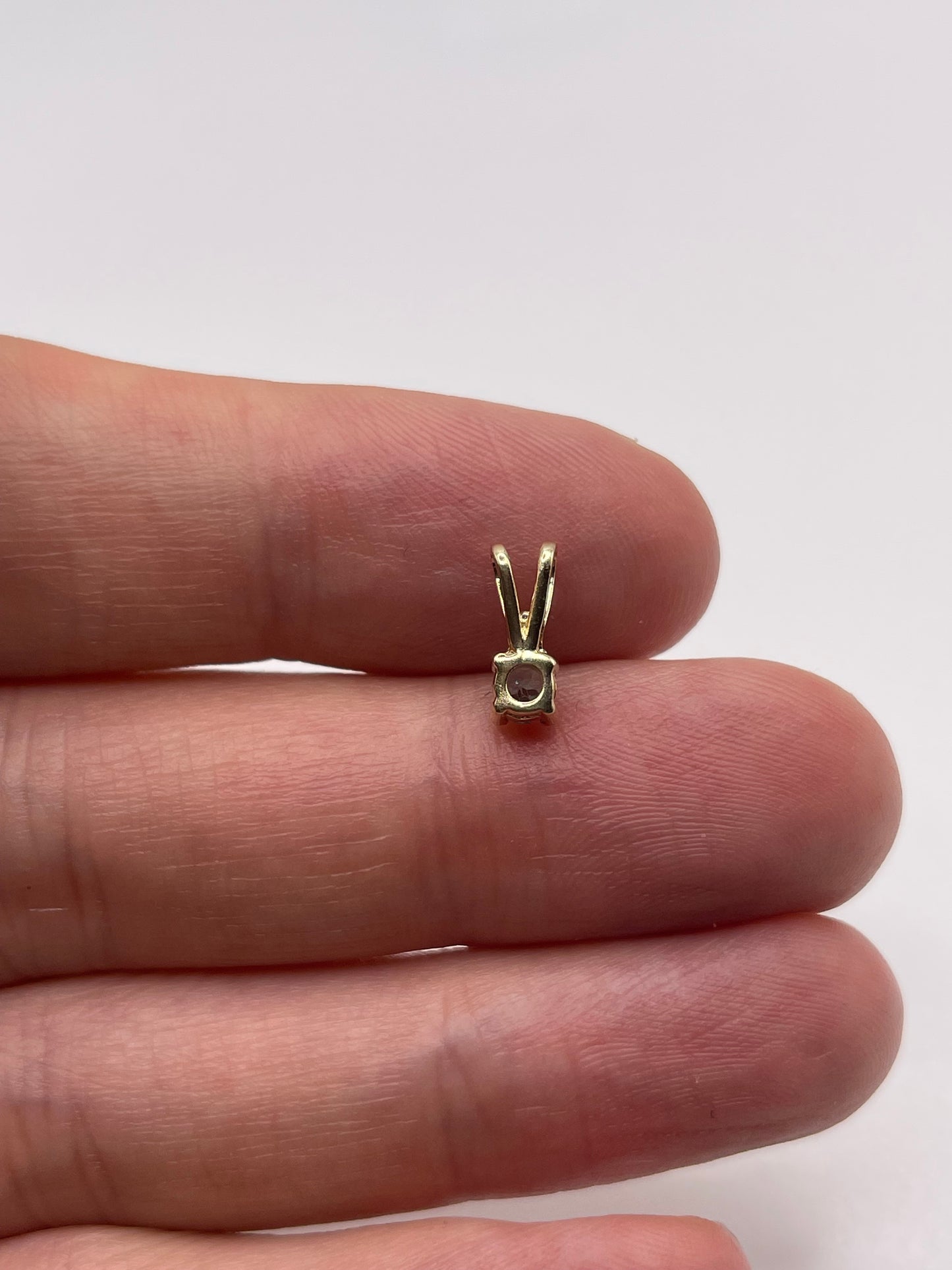 9ct gold topaz pendant